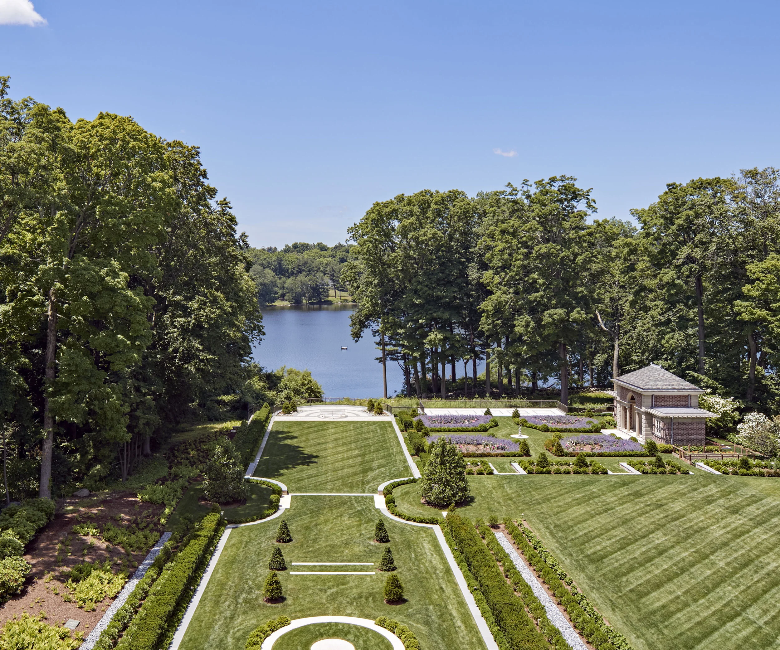 Georgian home in Greenwich CT, outdoor brick terrace