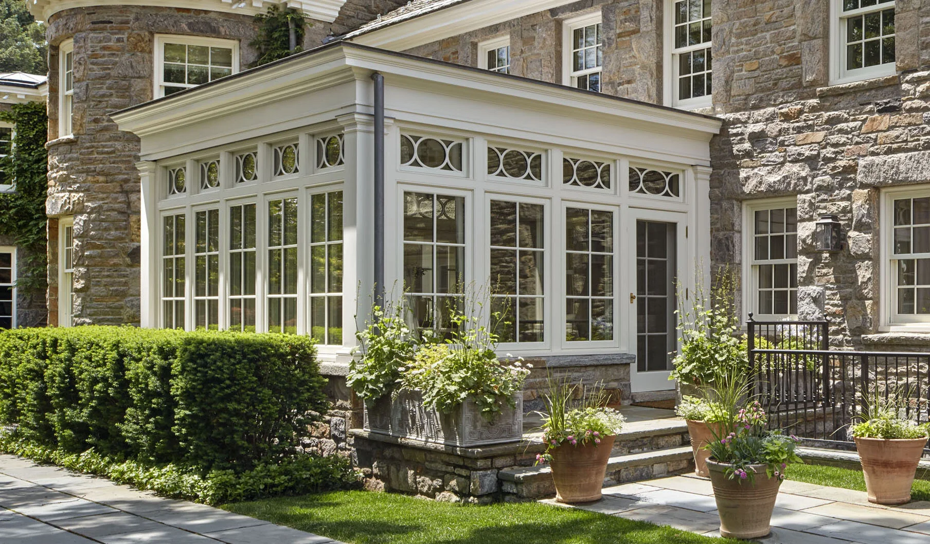 Georgian home in Greenwich CT, exterior bay window