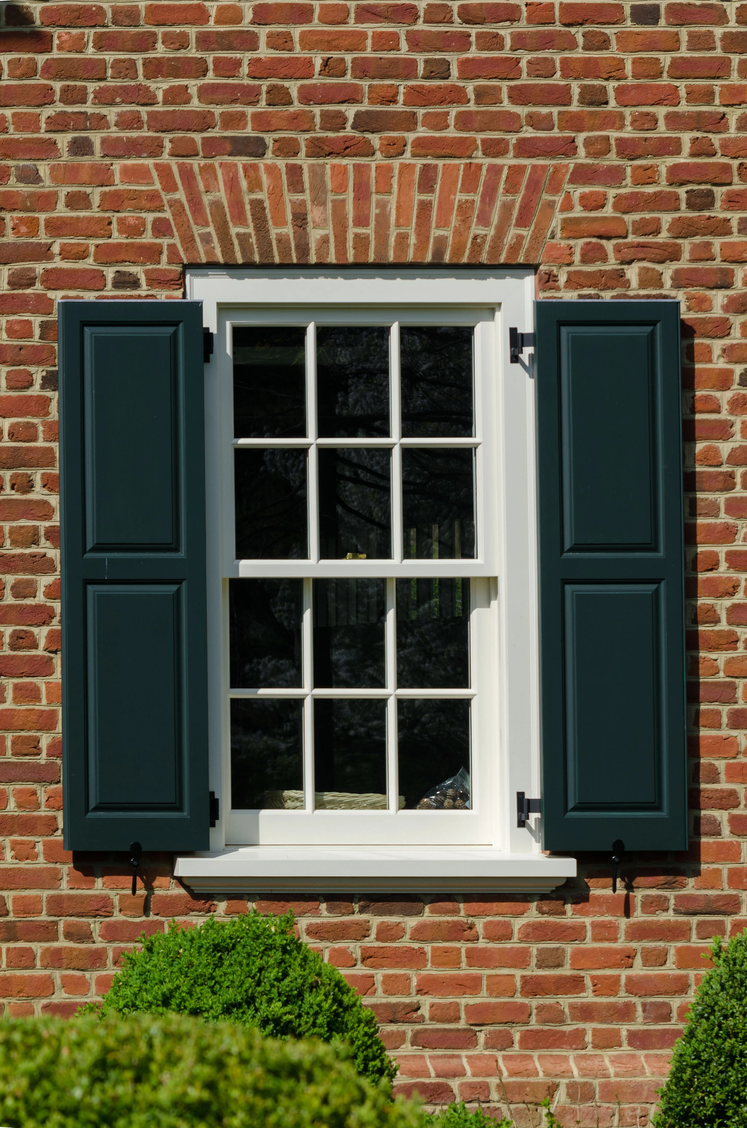Georgian home in Greenwich CT, interior window surround