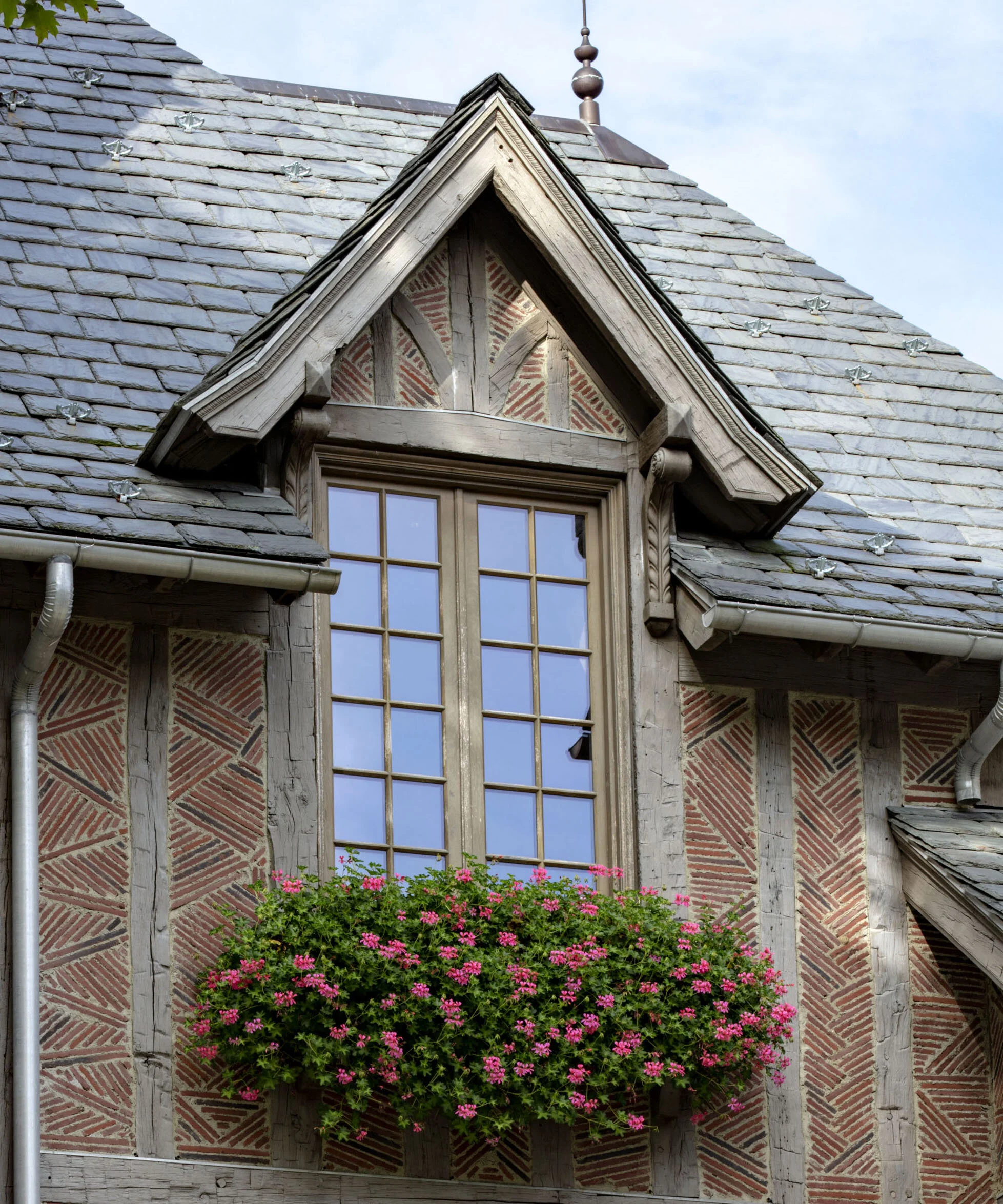 Shingle style home in Greenwich CT, gable window