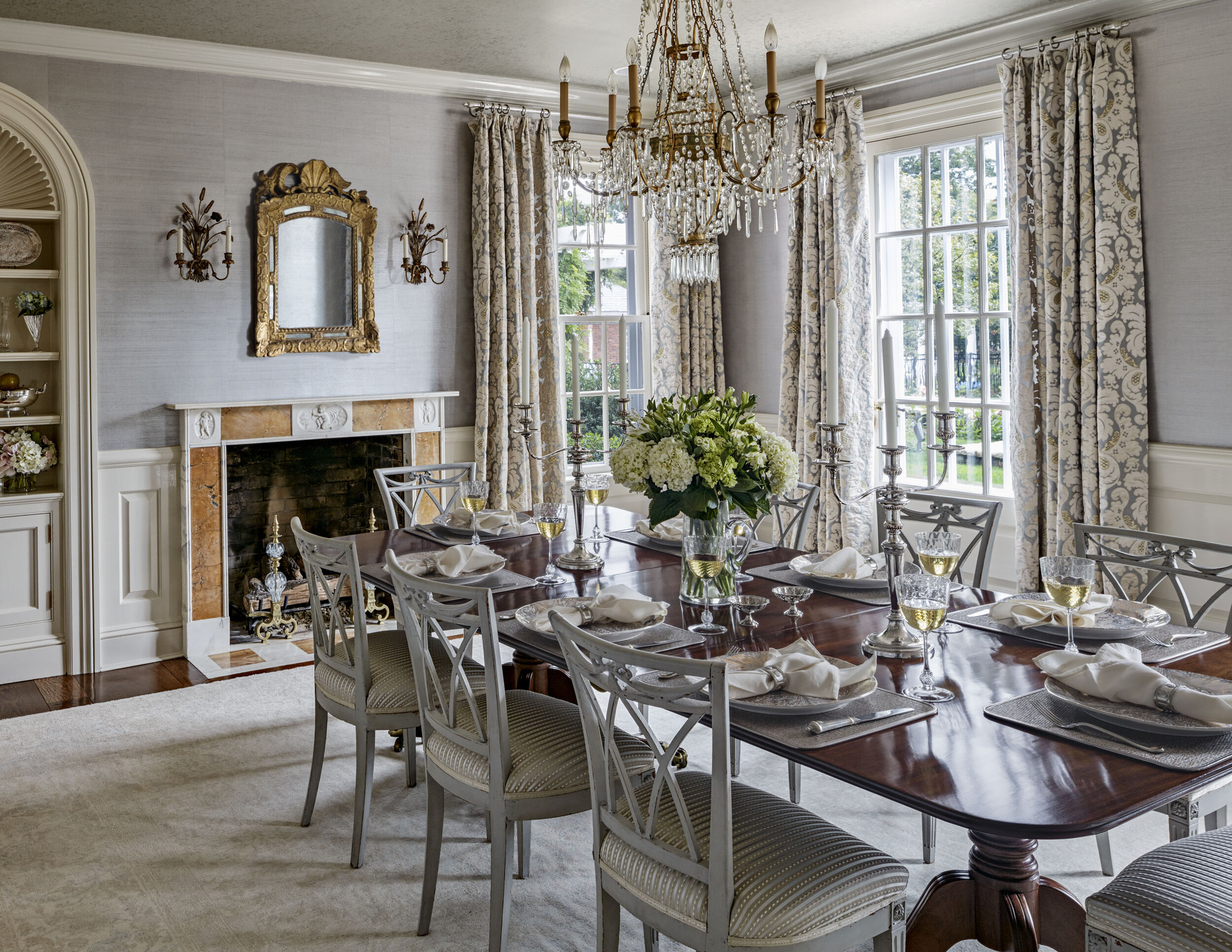 Georgian home in Greenwich CT, dining room arched entry