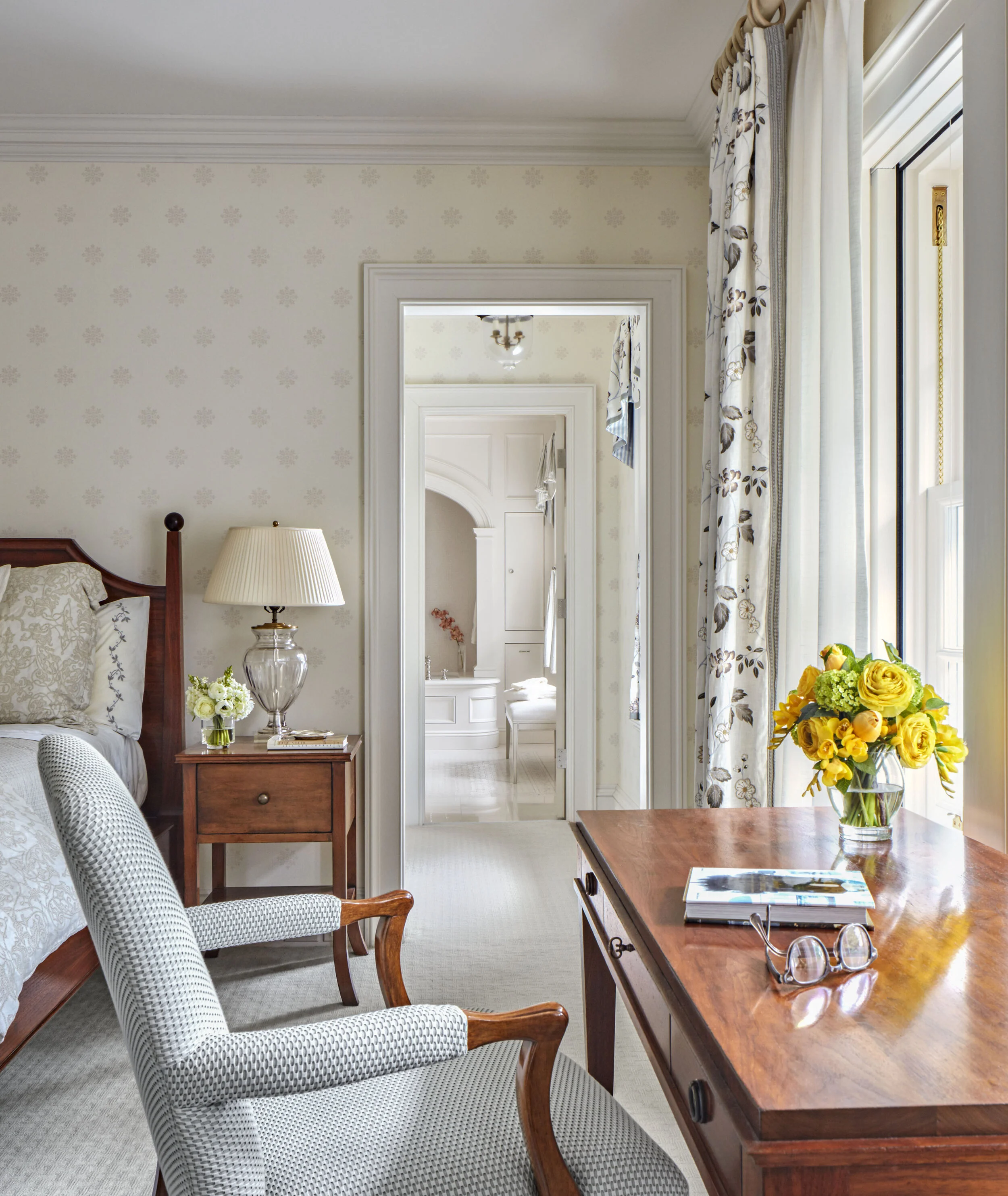 Georgian home in Greenwich CT, home office library detail