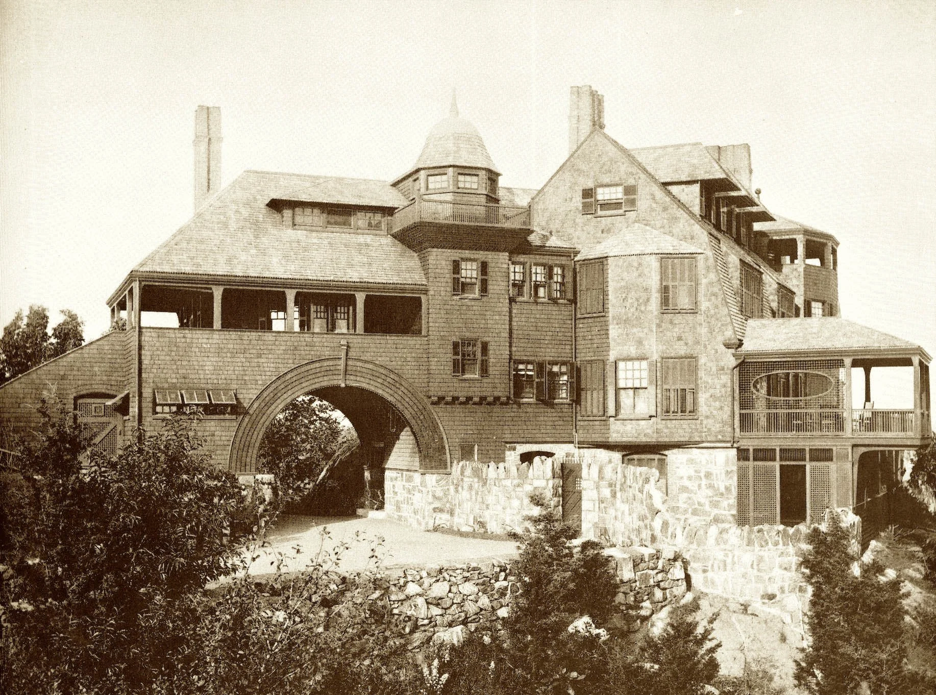 03b - Kragsyde - Manchester-by-the-Sea - Peabody and Stearns.jpg