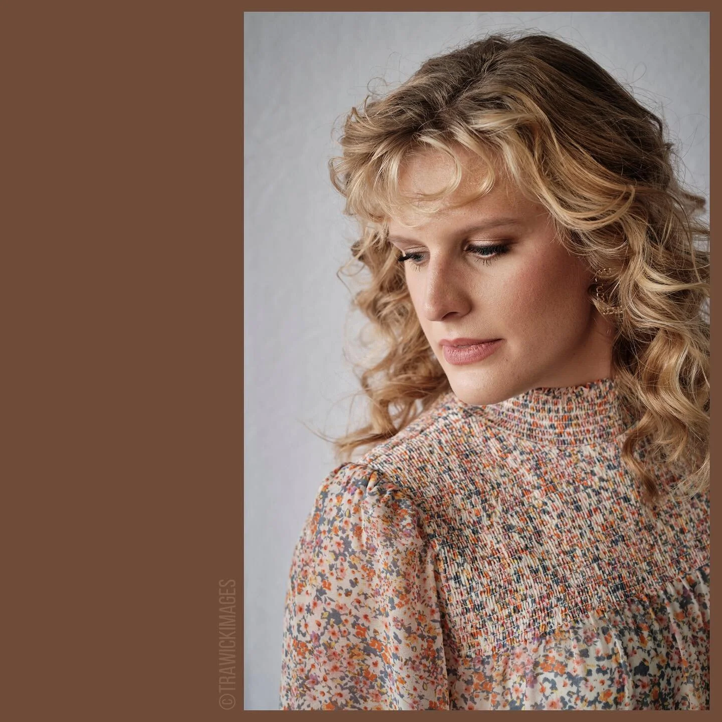 Love working with Emma and the new Westcott X-Drop Backdrop 8x8 set.  Location was a parking garage!

talent @emma.elizabeth.riggs 
camera @fujifilmx_us XPro-3
backdrop @westcottlighting