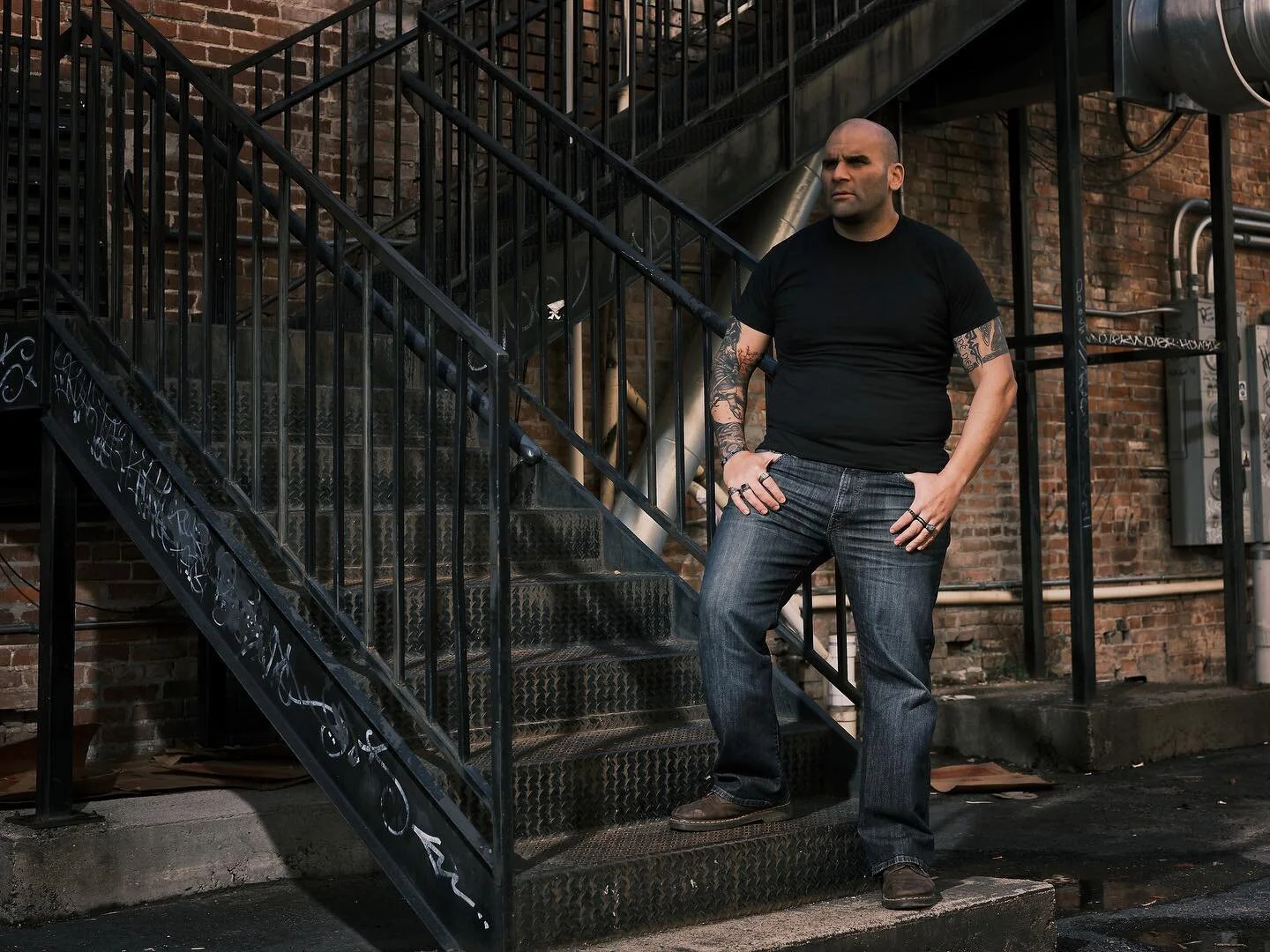 Just Joe (Little Rock,AR)

Fujifilm GFX50R
Westcott FJ Lighting 

#citylove #badboyshotgirls #parkinglove #concretejungle #littlerock #lightmyfire