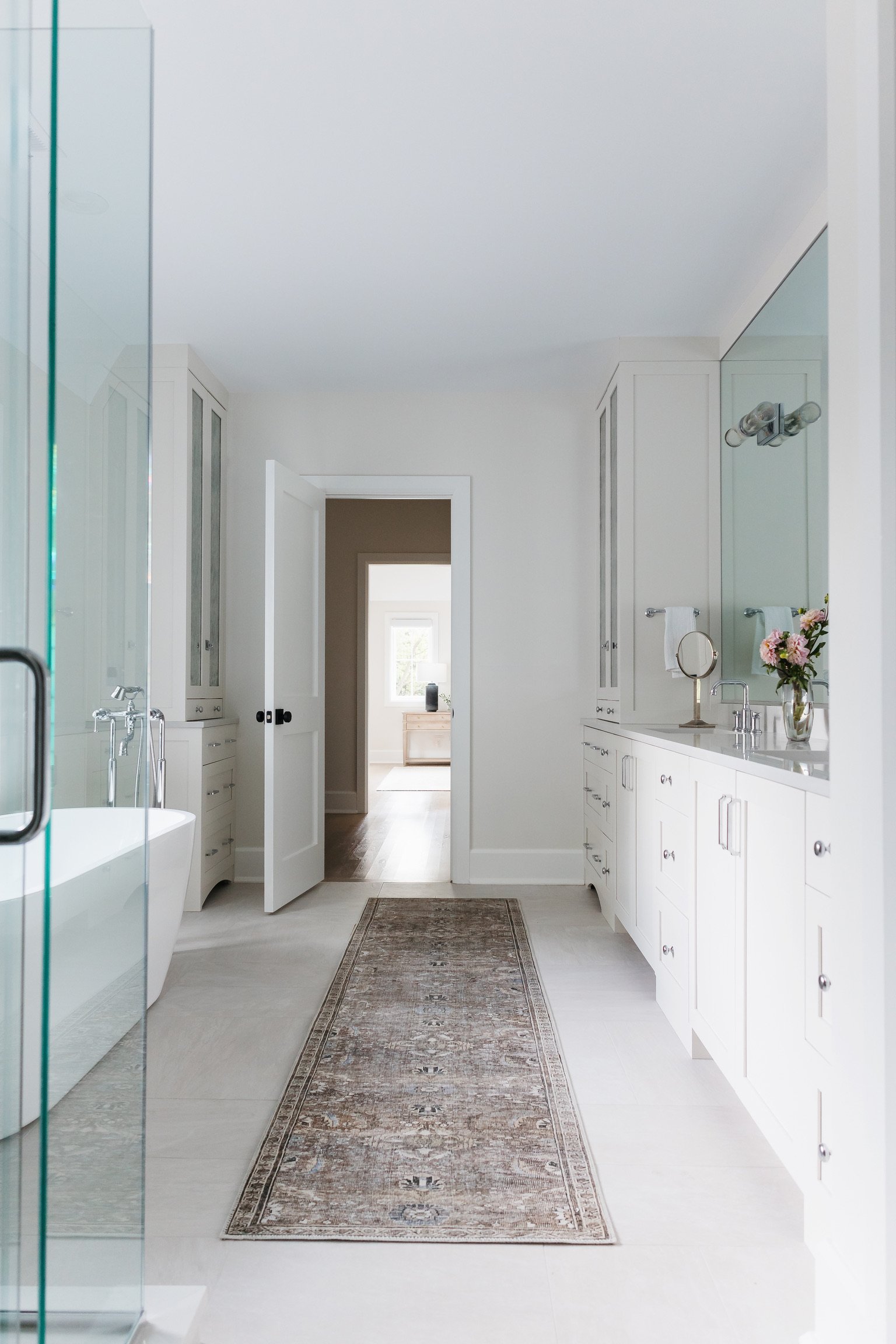 artesian-designs_primary_bath_Design_linen_towers.jpg