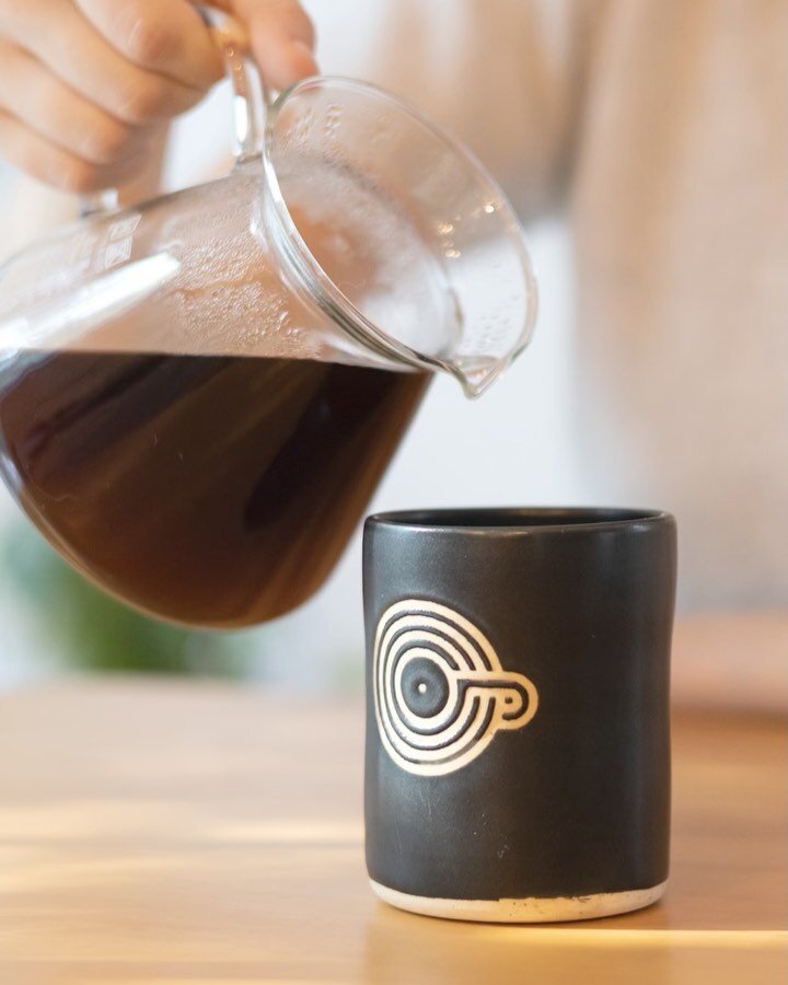 What happens when two small businesses team up for a special drop on Small Business Saturday? Vinyl Coffee Roasters and Loden Fiber Co have teamed up to create this handcrafted 10oz pottery mug. Each one unique. Each one perfect for sipping your Viny