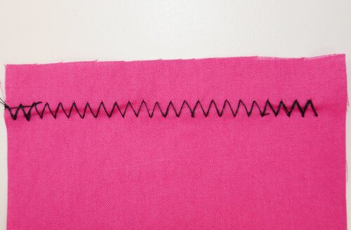 The widest stitch width on the Singer Patchwork 7285Q