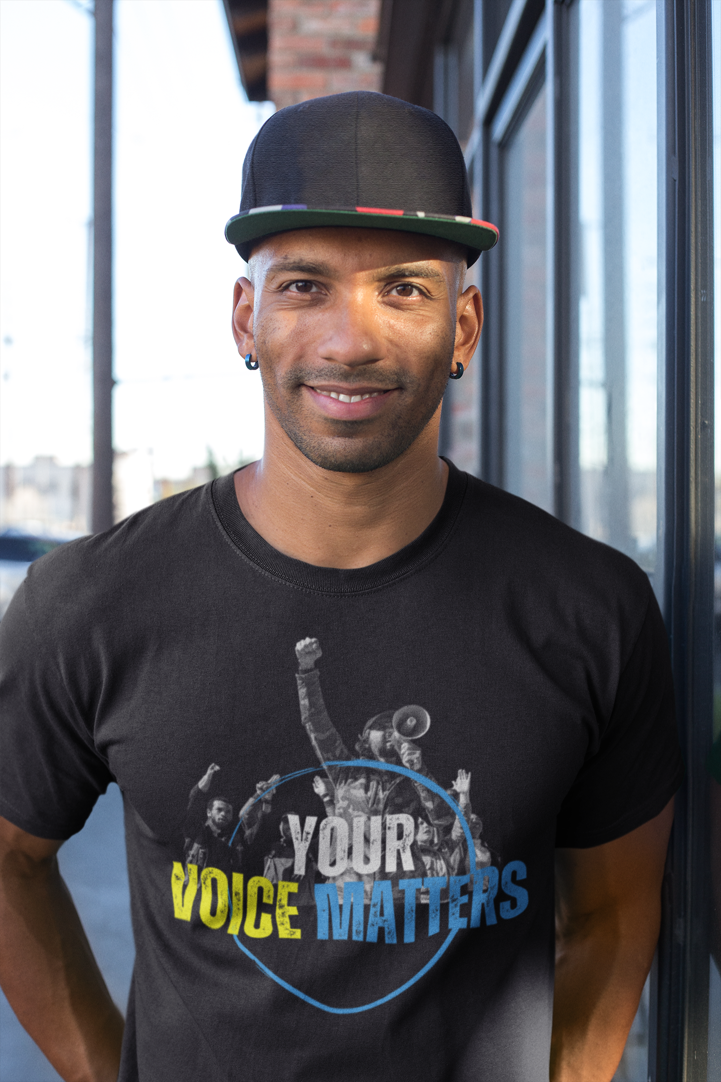 t-shirt-mockup-of-a-man-with-a-hat-18236.png