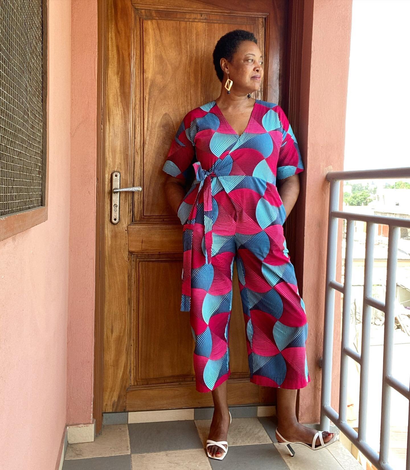 Me Made May Day 14: Zadie forever.

My wax print #zadiejumpsuit can be dressed up and down depending on the occasion so I felt fancy wearing it with these white sandals this morning.

Happy Sunday!
#memademay2023 #memademay #memademay23 #stillsewings