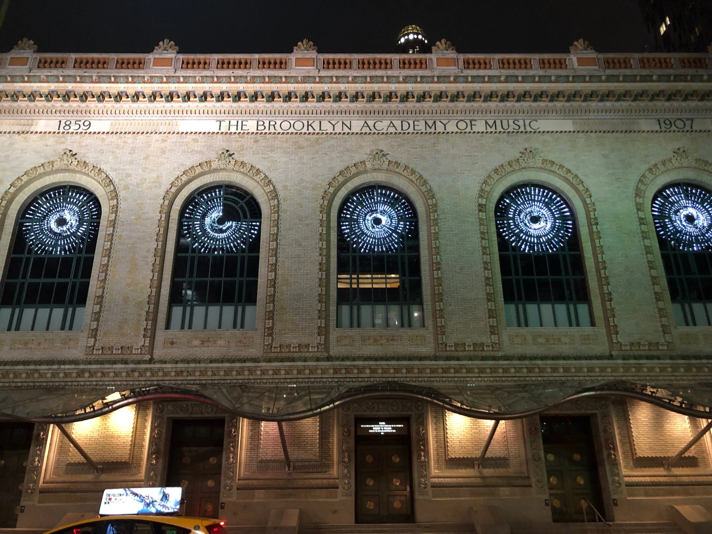 Brooklyn Academy of Music has these light installations that alternates patterns. Andrew L and I once spent almost ten minutes zoning out staring at these patterns. Out of respect for that memory I stayed here a couple minutes before drunkenly stumb…