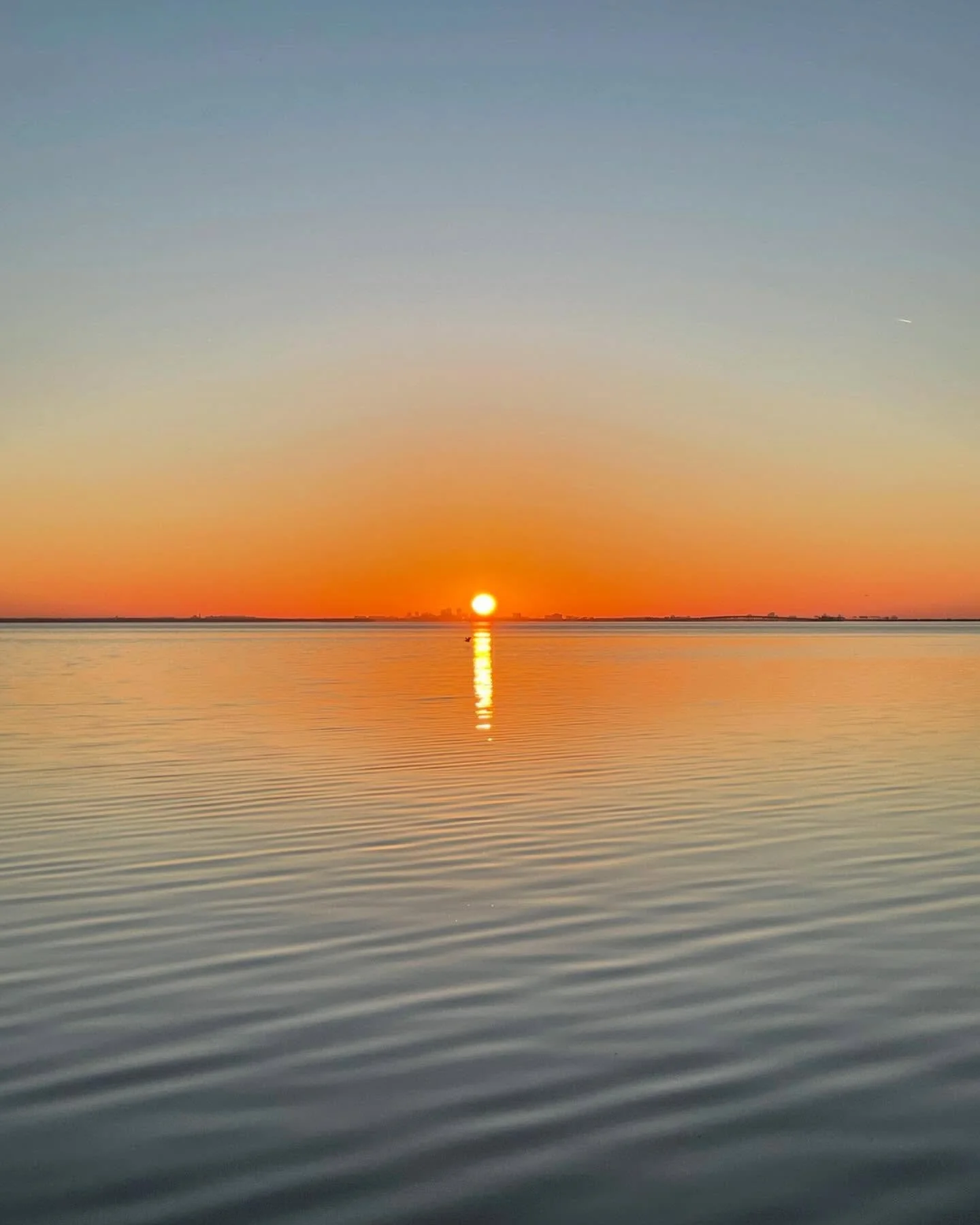 Sunrises like these remind me to slow down and soak it all in 🌞⛵️ The ocean is calling, and I must go! What&rsquo;s your morning rituals?

.

.

.

#photography #photooftheday #nature #sunrise #bay #gulf #tampabay #tampa #florida #cwtravelconcierge 