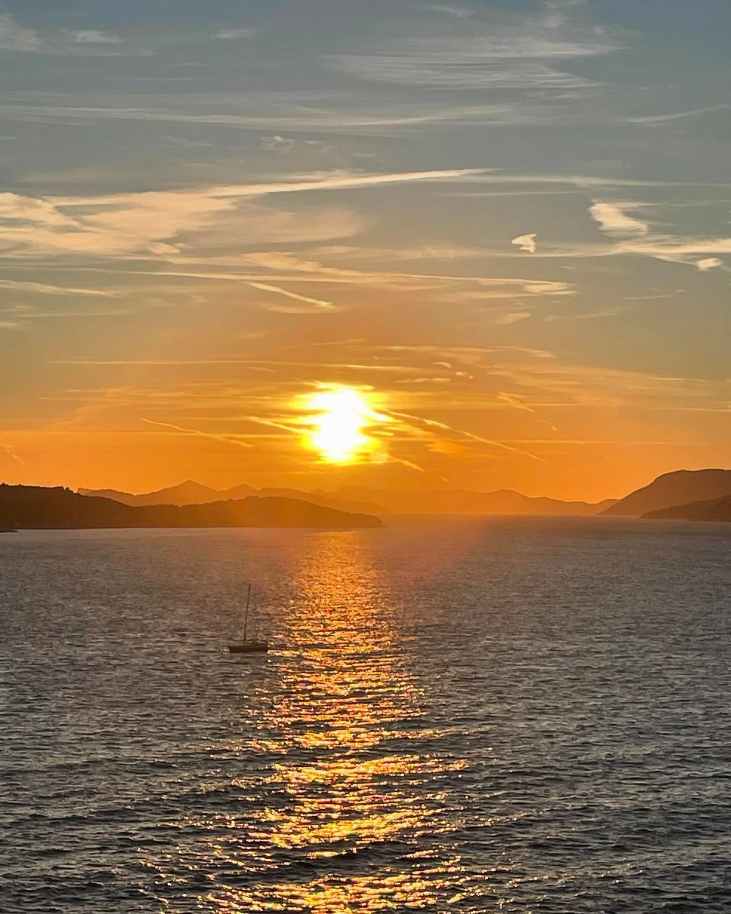 I am a sucker for a good sunrise or sunset and the view from our Dubrovnik Hotel does not disappoint.

📍 Adriatic Sea - Dubrovnik, Croatia

.
.
.
.
#sunset #sunsets #adriatic #adriaticsea #mediterranean #croatia #dubrovnik #royalneptunhotel