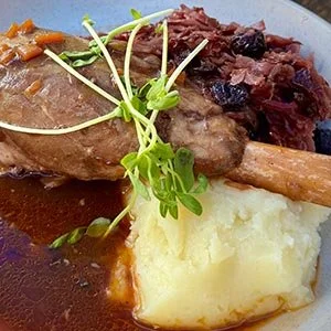 Lamb shank, red cabbage and mash