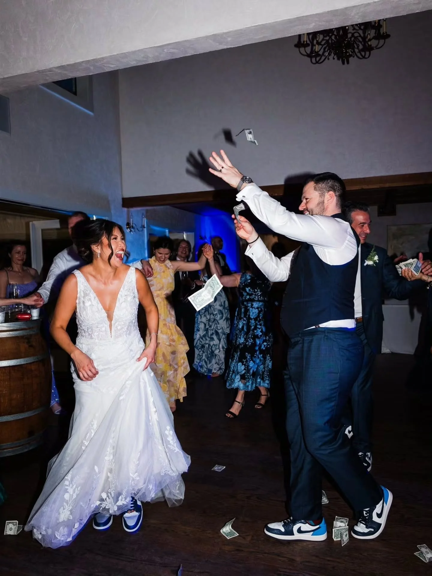 When there's Greek dancing involved, bring in Kimberly to help capture the fun.

I can't believe she was able to get the $$ floating through the air 💸 Such a great way to remember this amazing moment. 

*no cash was harmed during this dance 😄

Venu