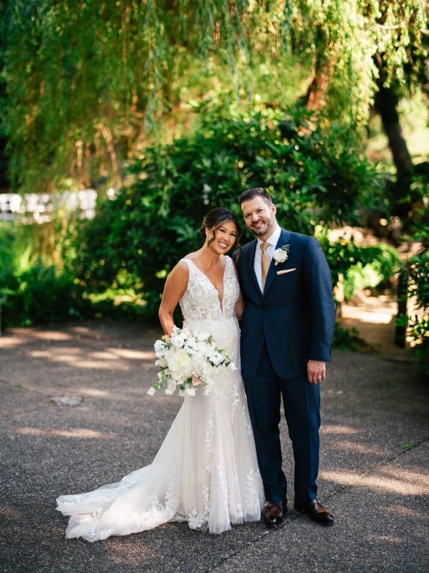 Hard to believe it's been a year since Alice and Dean's wedding already.
Their classic spring wedding at Chateau Lill was lovely, full of surprises (including a surprise piano performance for the groom) and personalized to feel like them. 
Happy Anni
