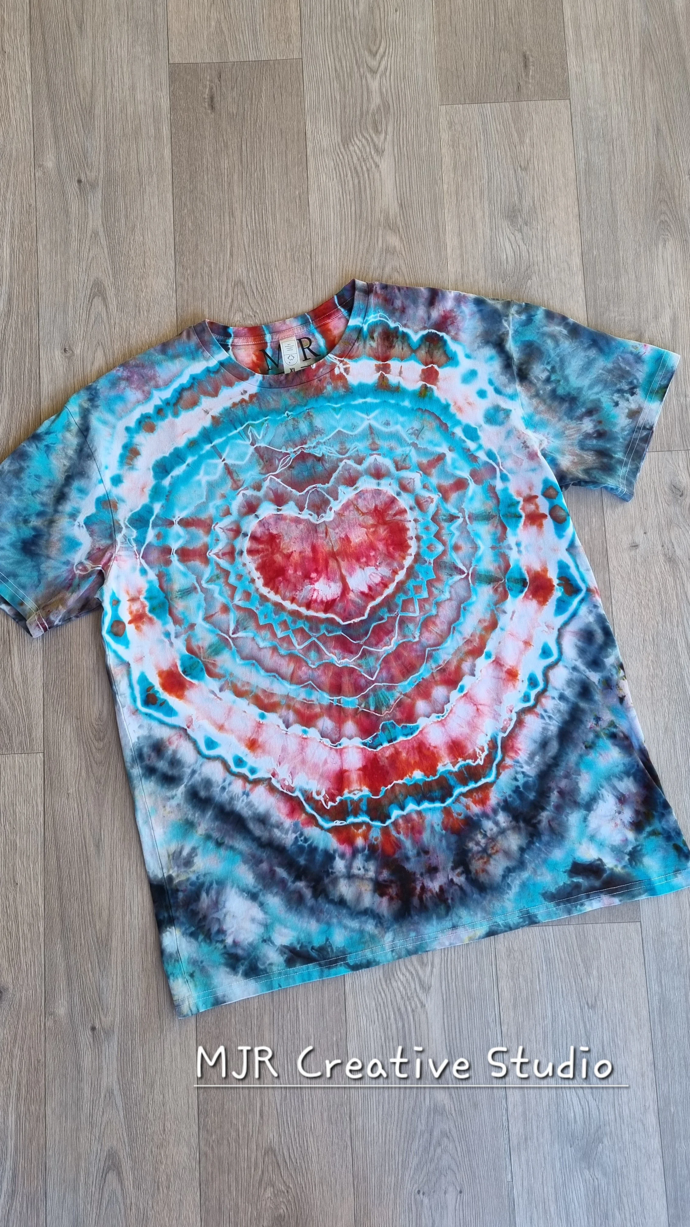 Heart and Spine, size XL T-shirt