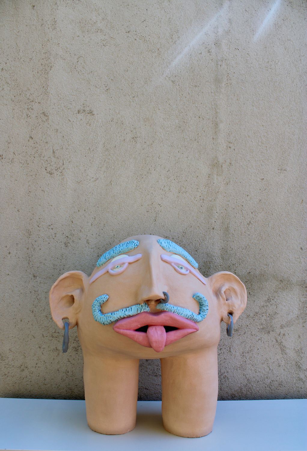 Free-standing portrait sculptures