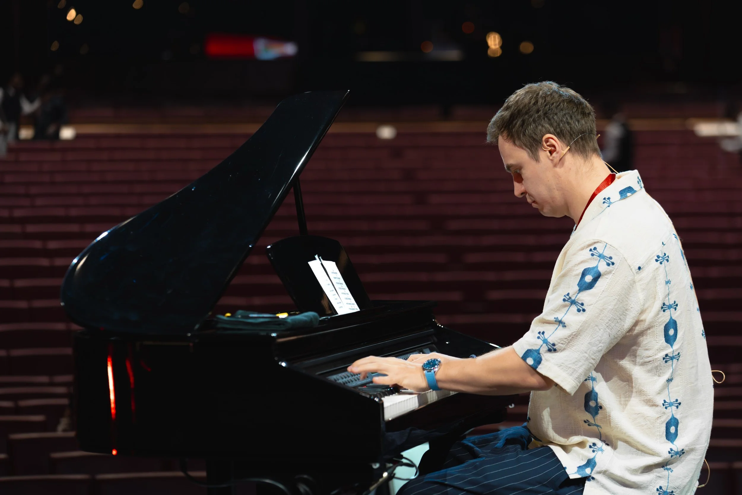 IVAN ABRAMOV_2-min.jpg