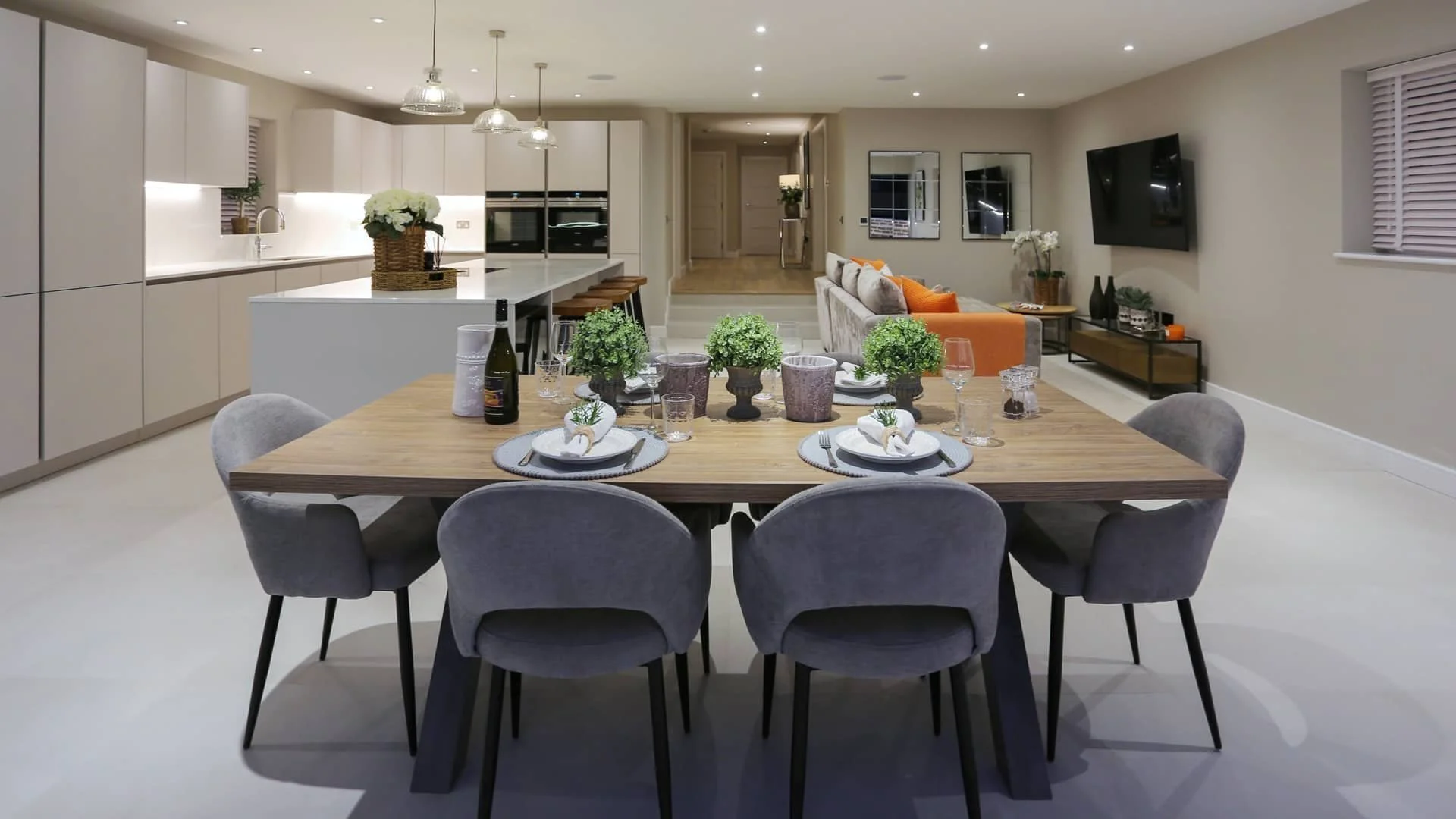 MODERN GREY &amp; WHITE KITCHEN IN CHISWELL GREEN