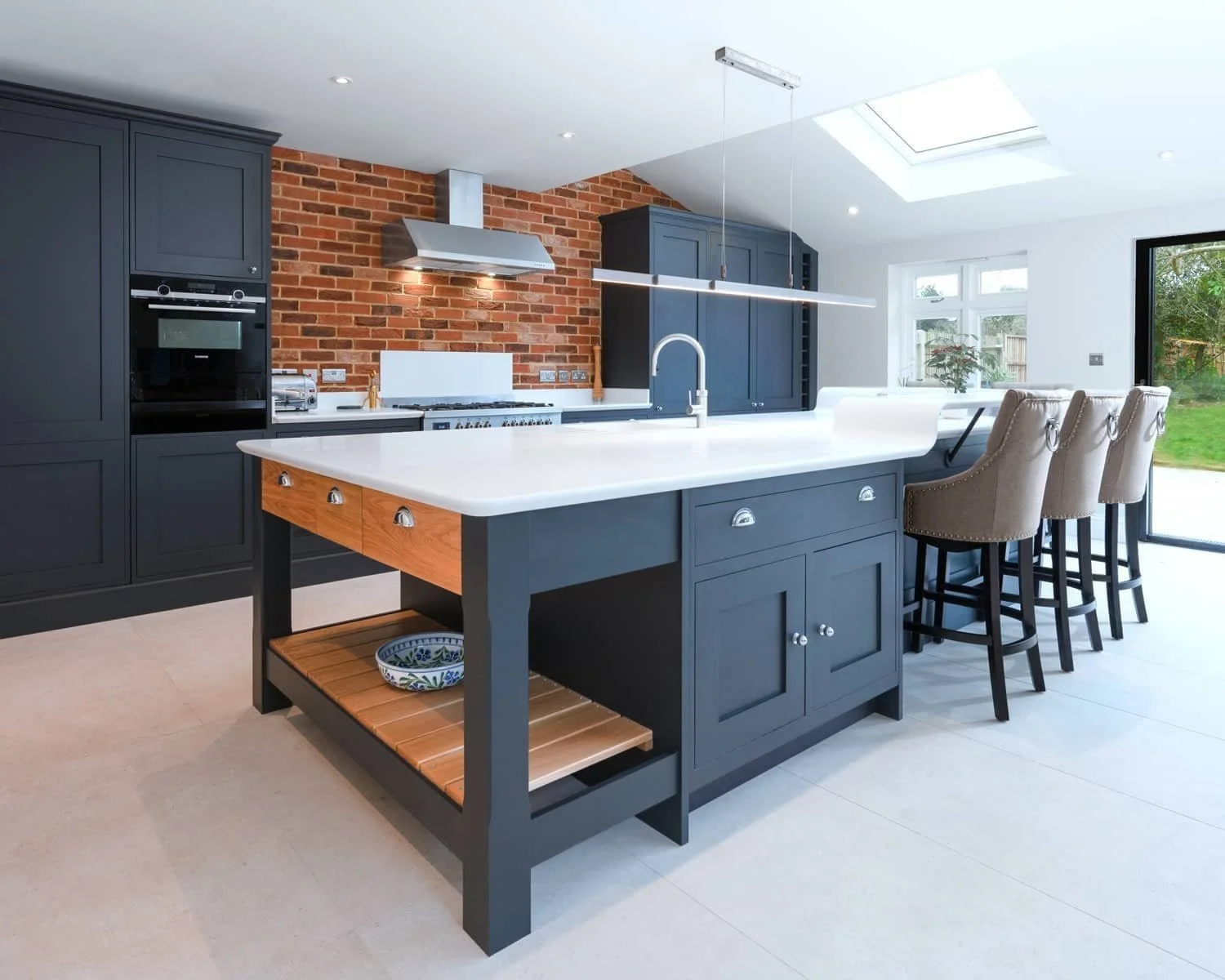 MODERN BLUE SHAKER KITCHEN IN ST ALBANS