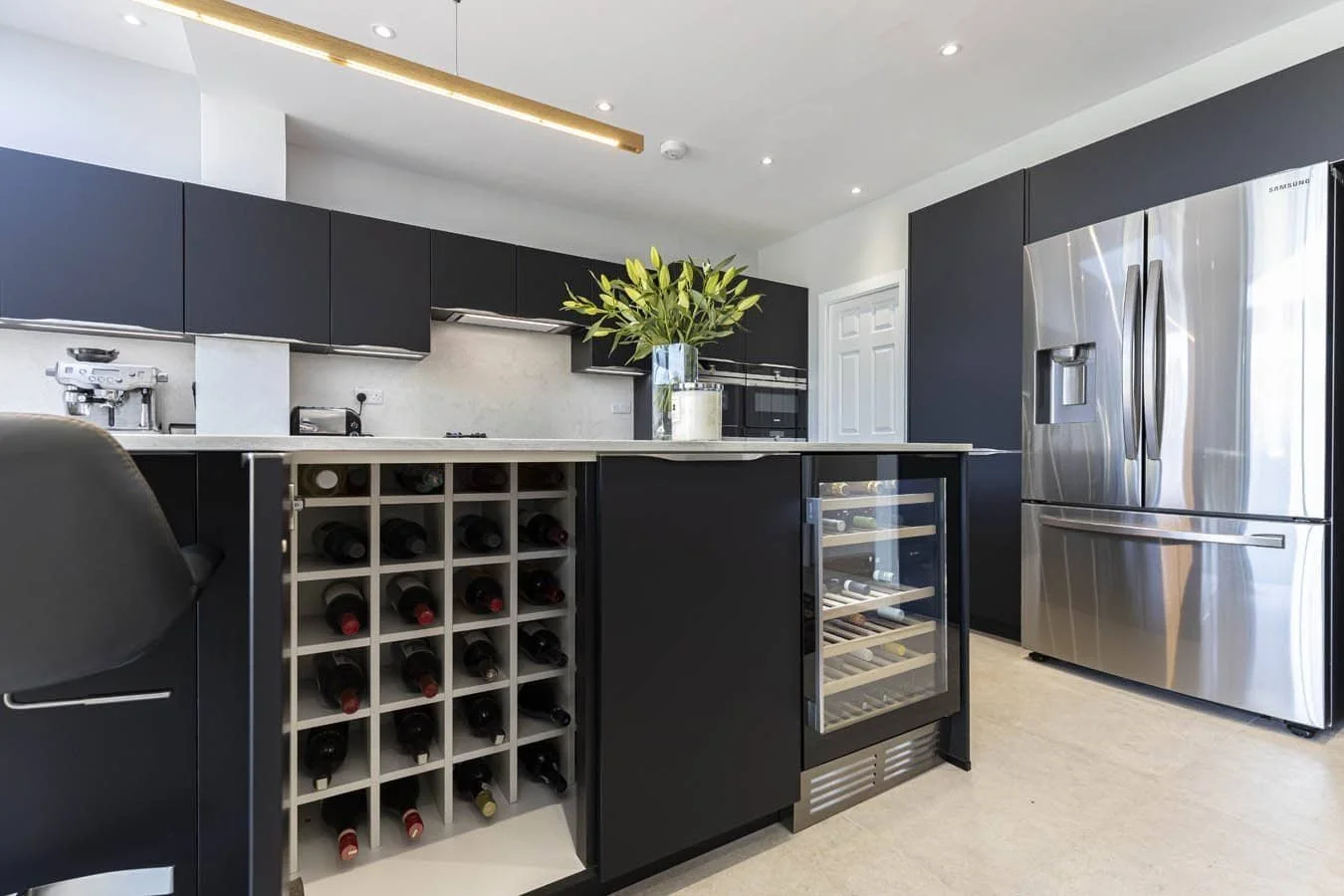 OPEN-PLAN MATT BLACK KITCHEN IN ST ALBANS