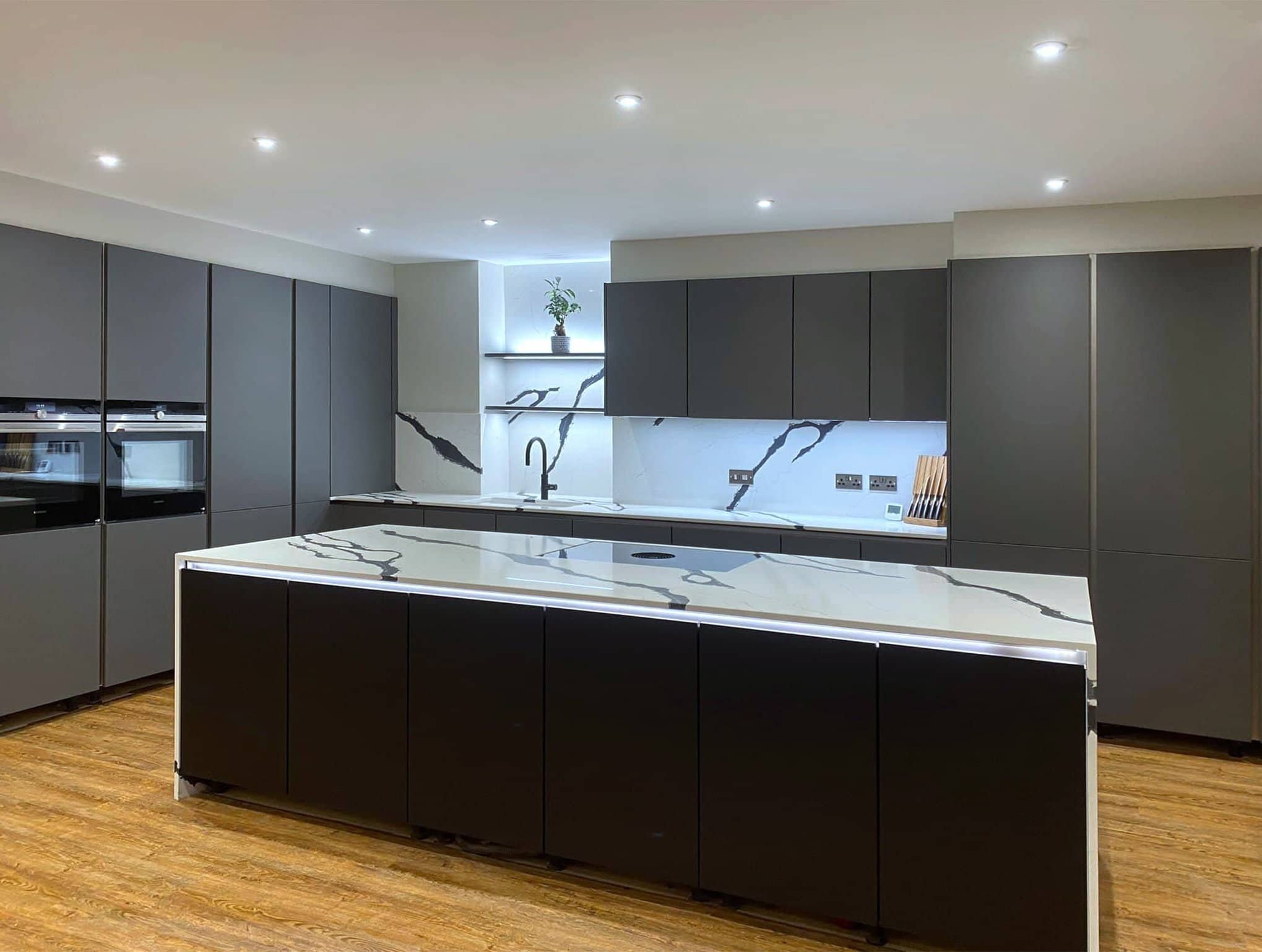 SLATE GREY KITCHEN IN ST ALBANS