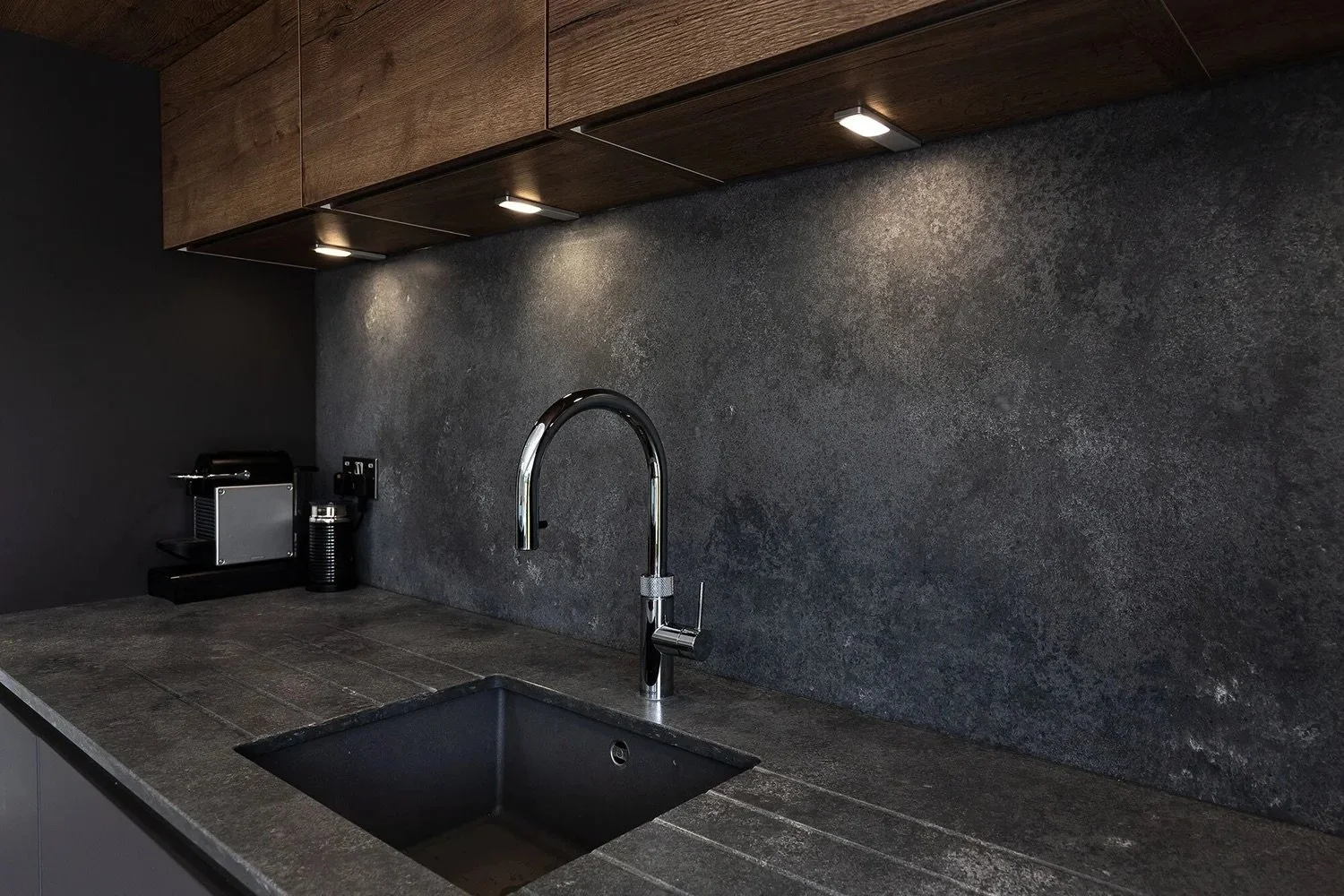 MODERN INDUSTRIAL GREY & OAK KITCHEN IN WOKINGHAM