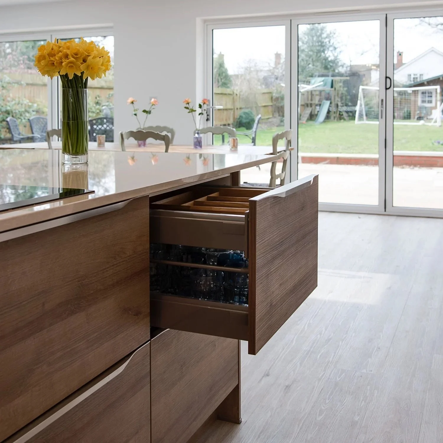 MODERN WHITE AND OAK KITCHEN IN ROUNDWOOD