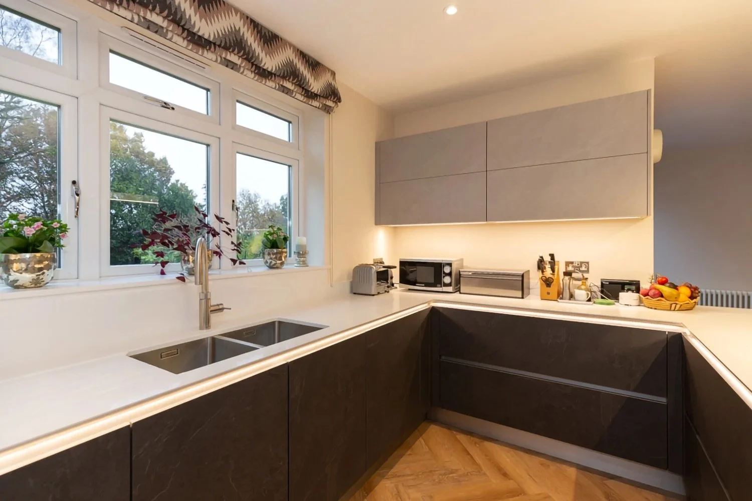 MODERN GREY KITCHEN ON LANCASTER ROAD
