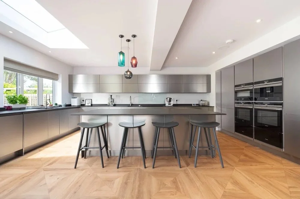 ULTRA MODERN STEEL KITCHEN IN ST ALBANS