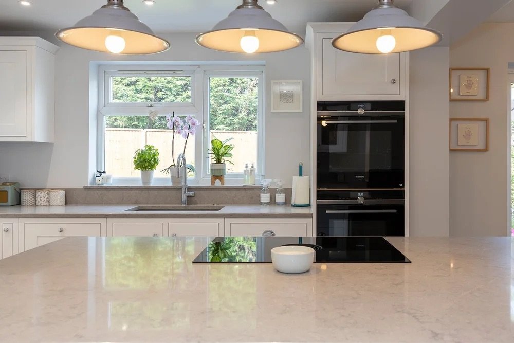 CLASSIC ALL-WHITE IN-FRAME KITCHEN ON HAWTHORNE DRIVE