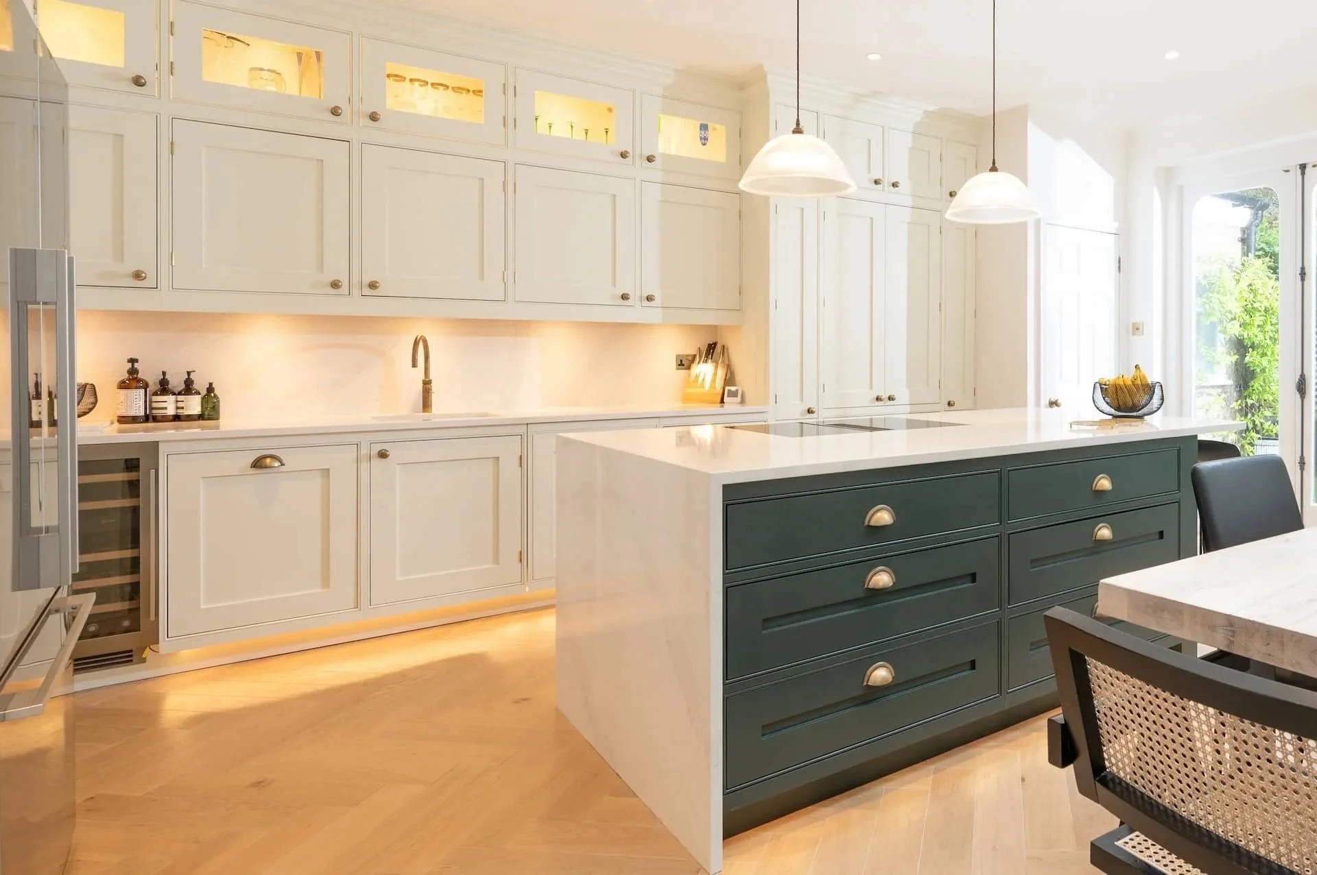 CLASSIC WHITE & GREEN KITCHEN IN CLAPHAM