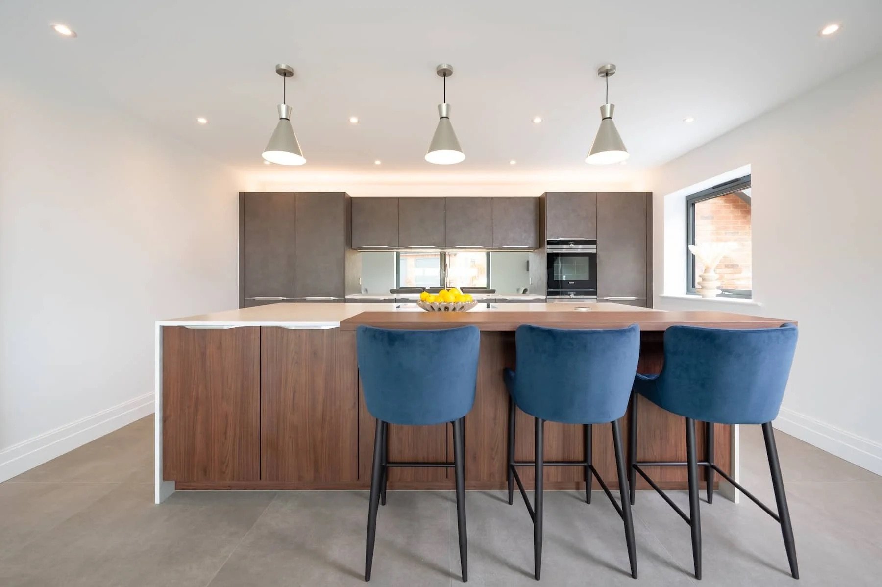 WOOD & CONCRETE KITCHEN IN BLEDLOW
