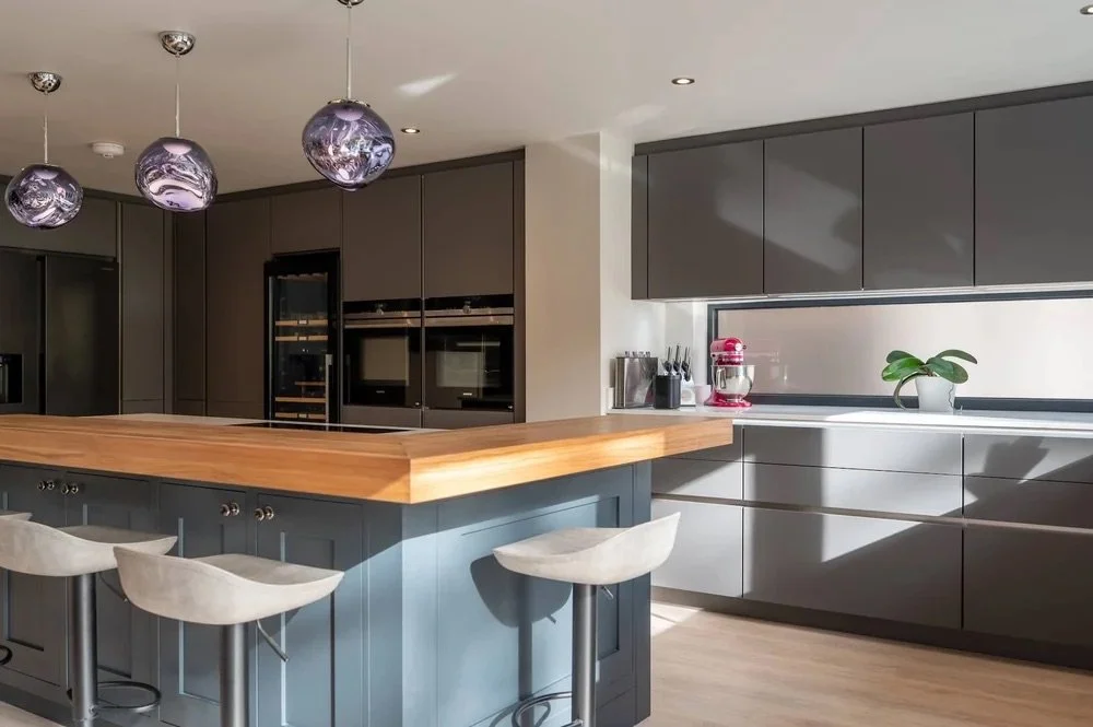 MODERN CLASSIC KITCHEN, BAR, & UTILITY IN ST ALBANS
