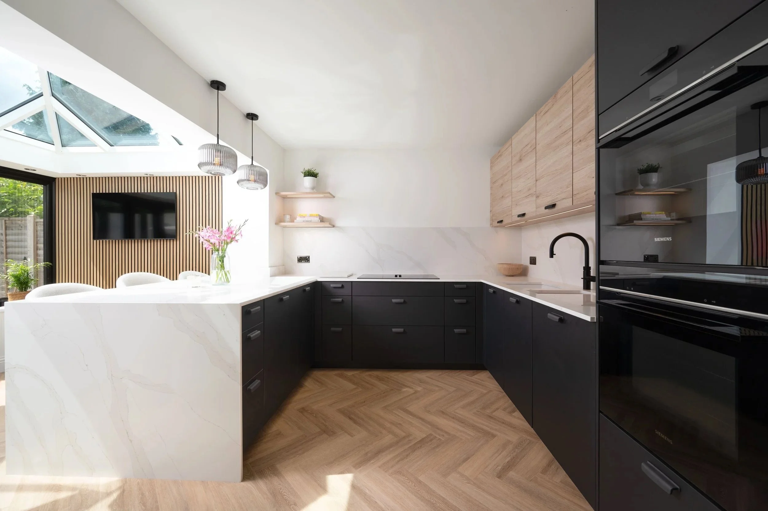 BLACK SCANDINAVIAN KITCHEN IN ST ALBANS