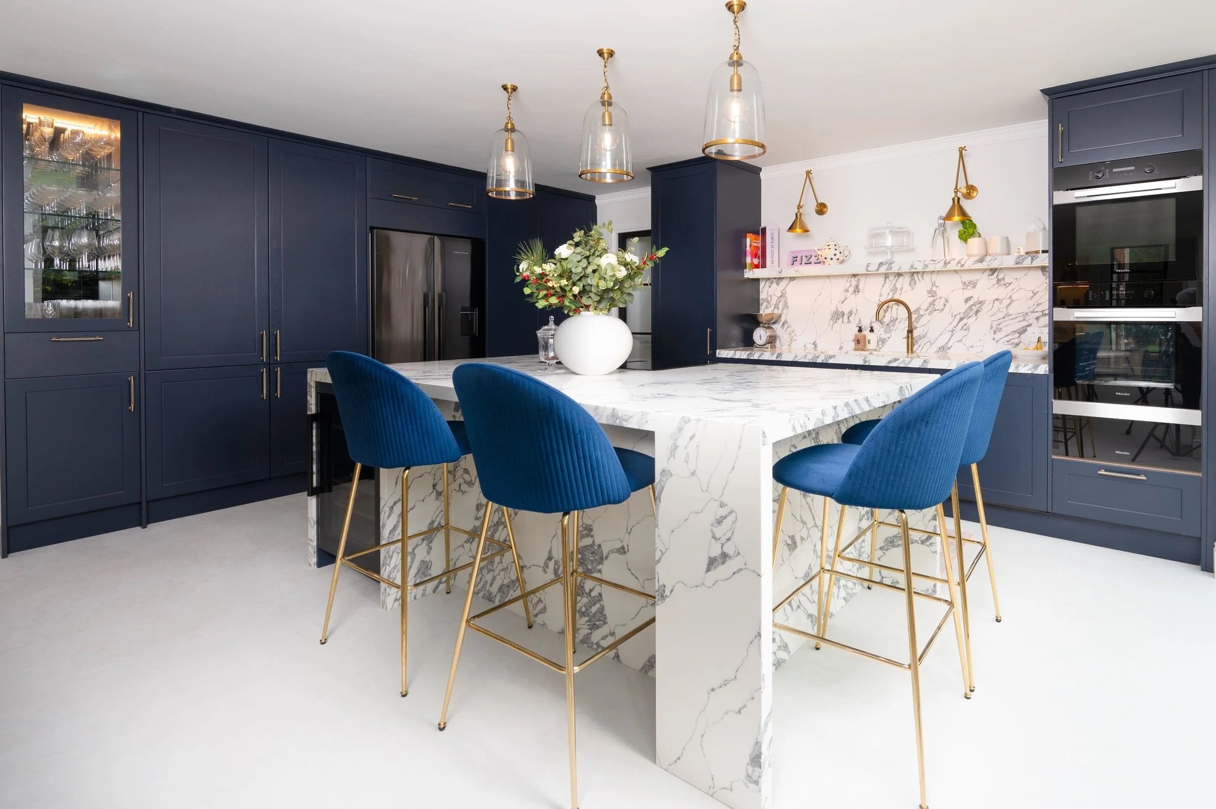 BLUE CLASSIC KITCHEN IN WHEATHAMPSTEAD