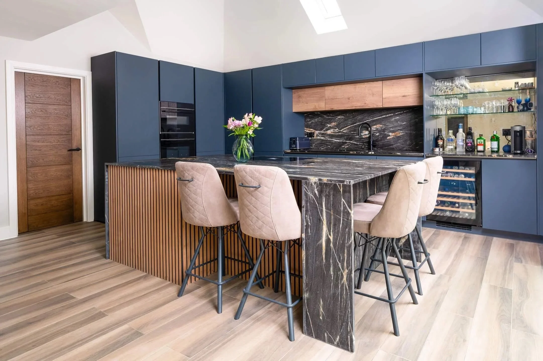 BLUE & OAK HANDLELESS KITCHEN IN NORTHWOOD