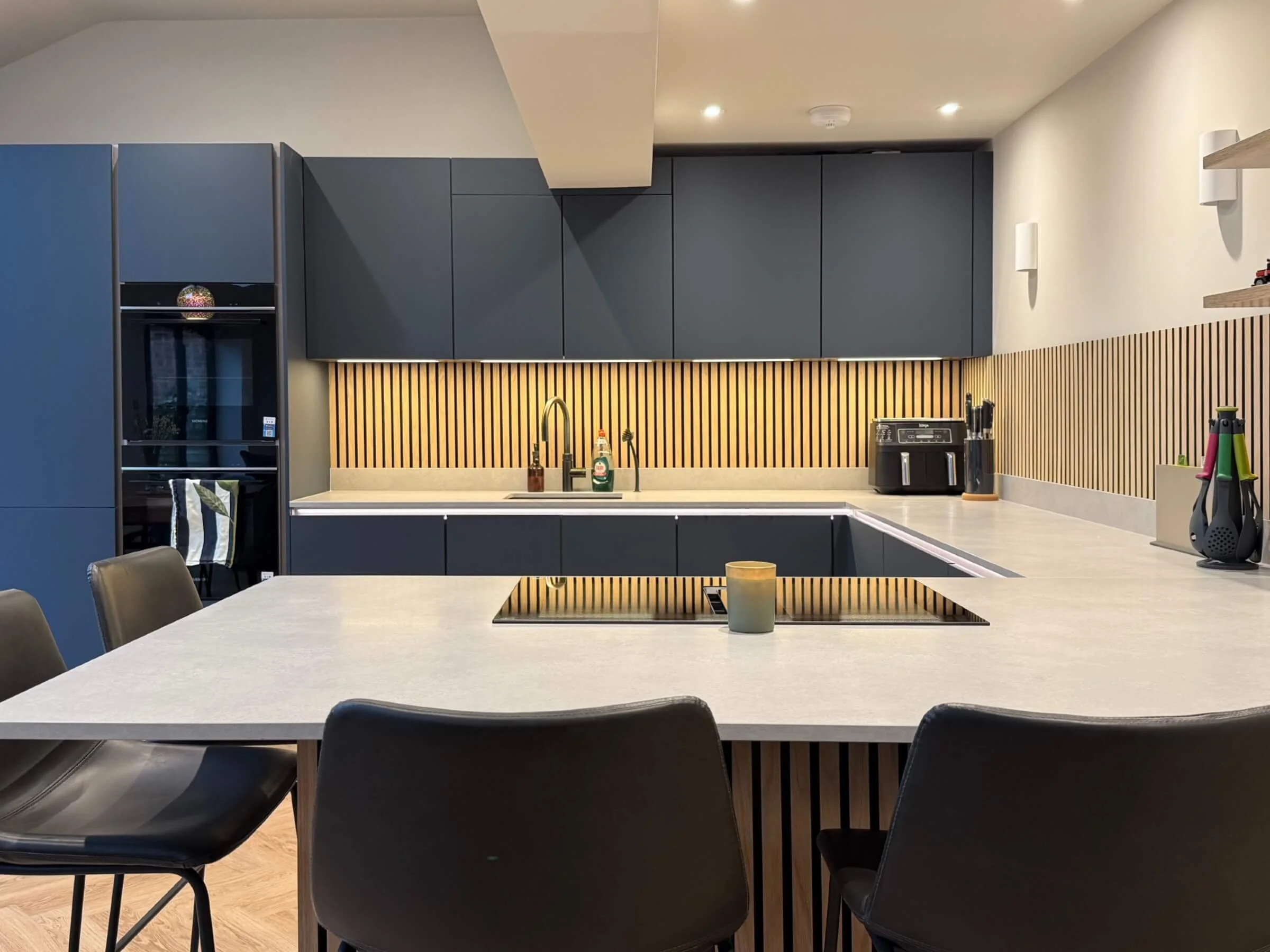 DARK BLUE &amp; WOOD MODERN KITCHEN IN ST ALBANS