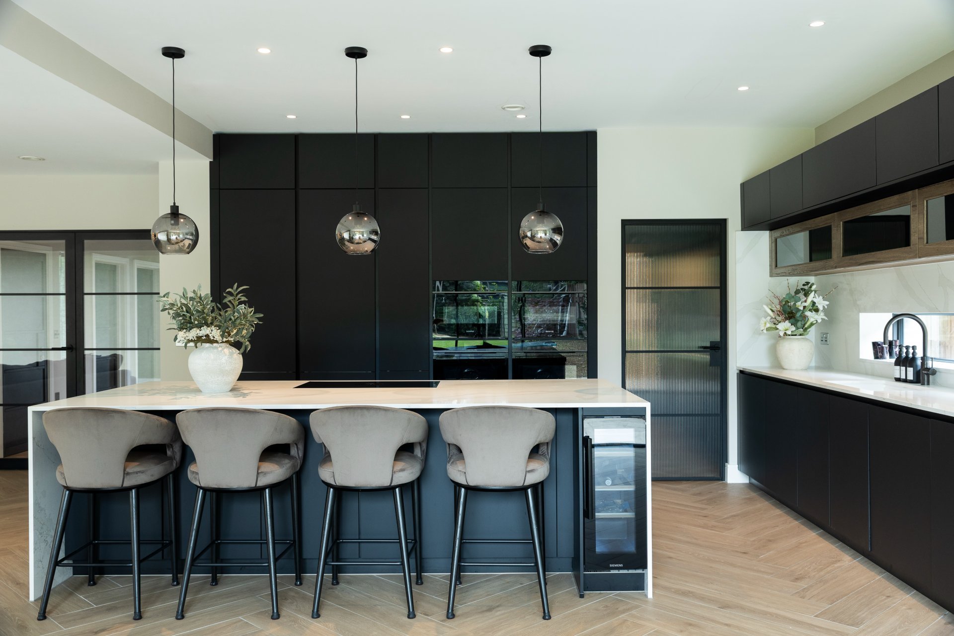 GRAPHITE HANDLELESS KITCHEN IN ST ALBANS