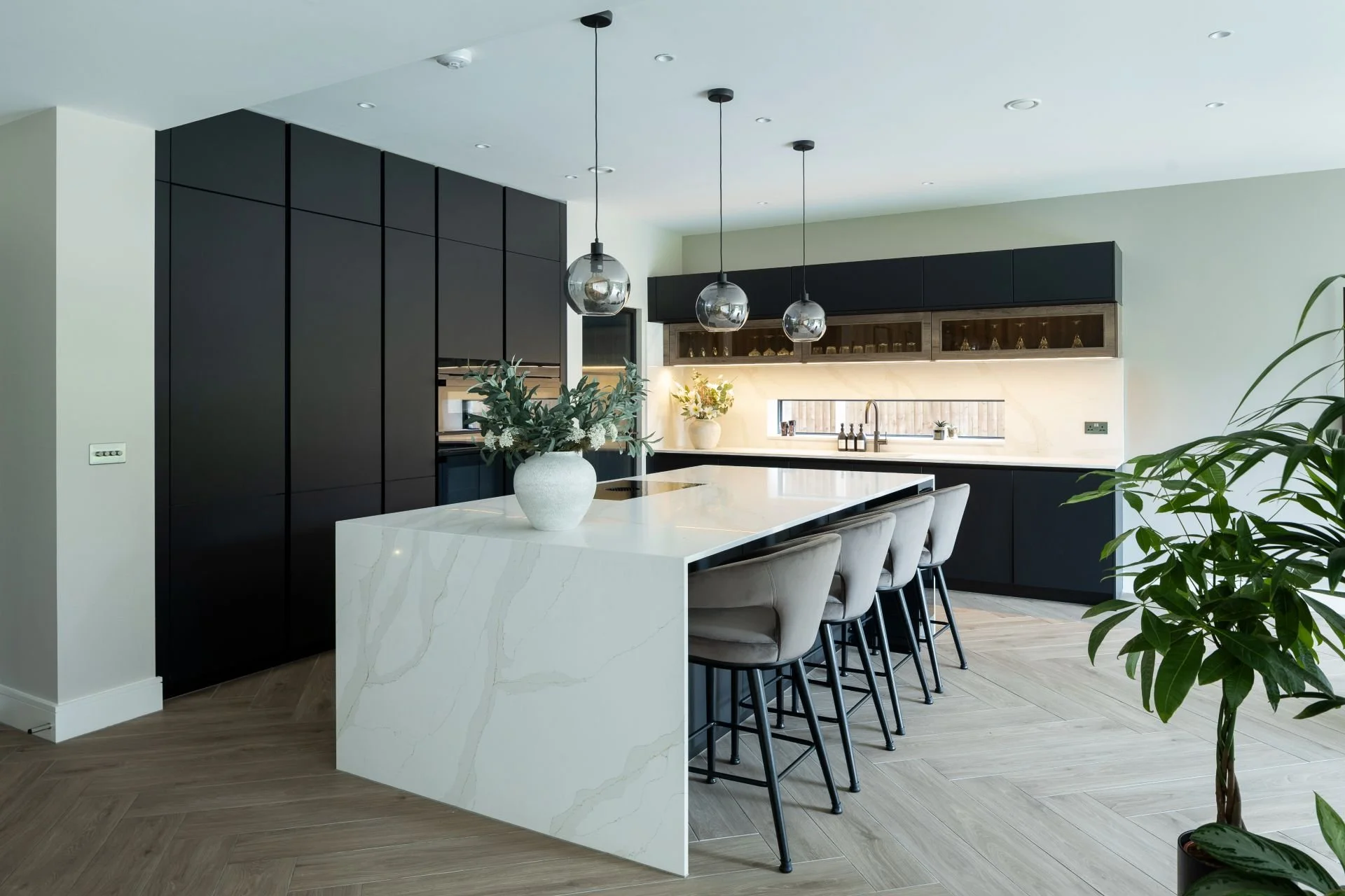 Graphite Handleless Kitchen in St Albans