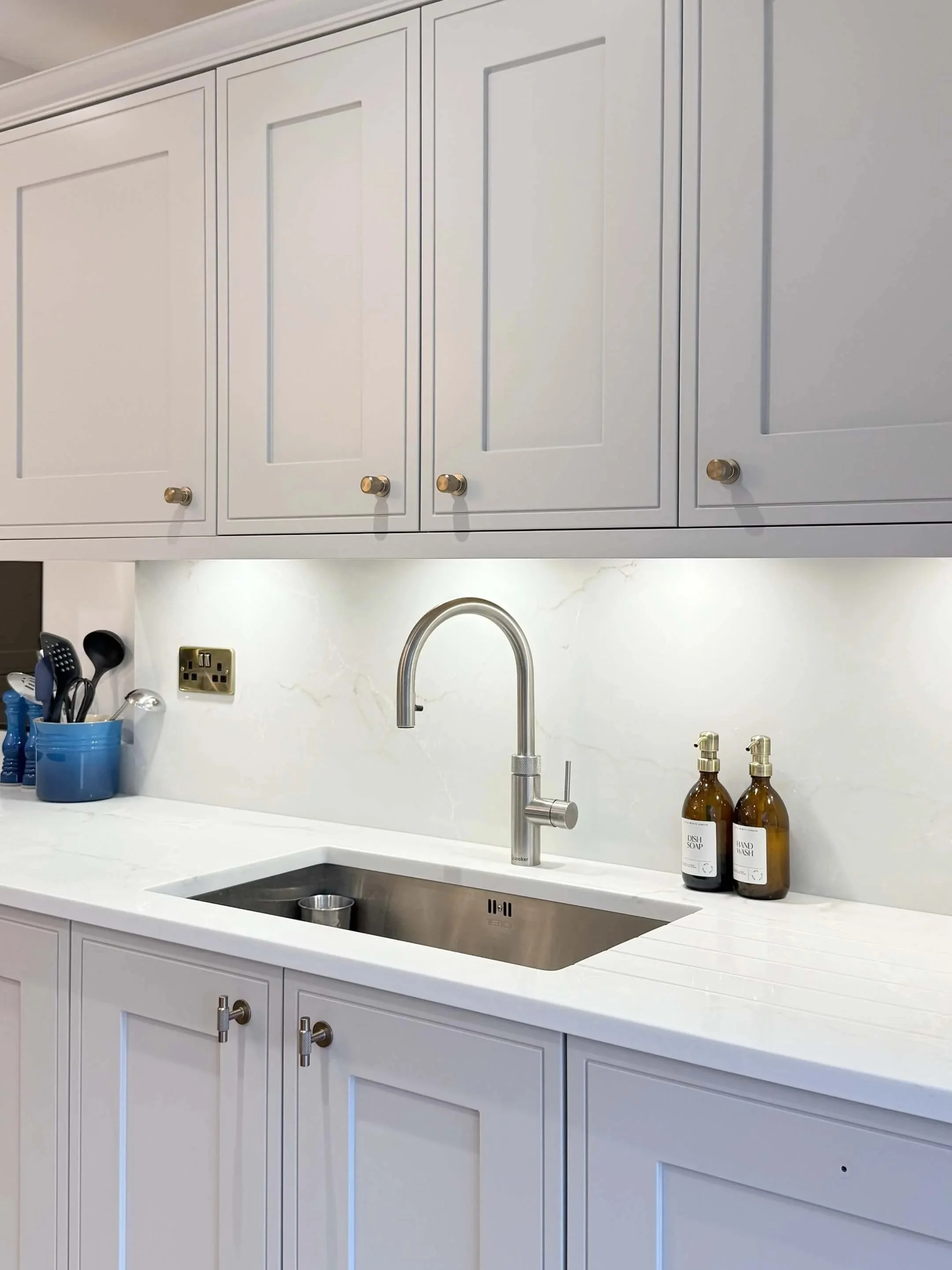 Light Neutral & Grey Shaker Kitchen in Wokingham