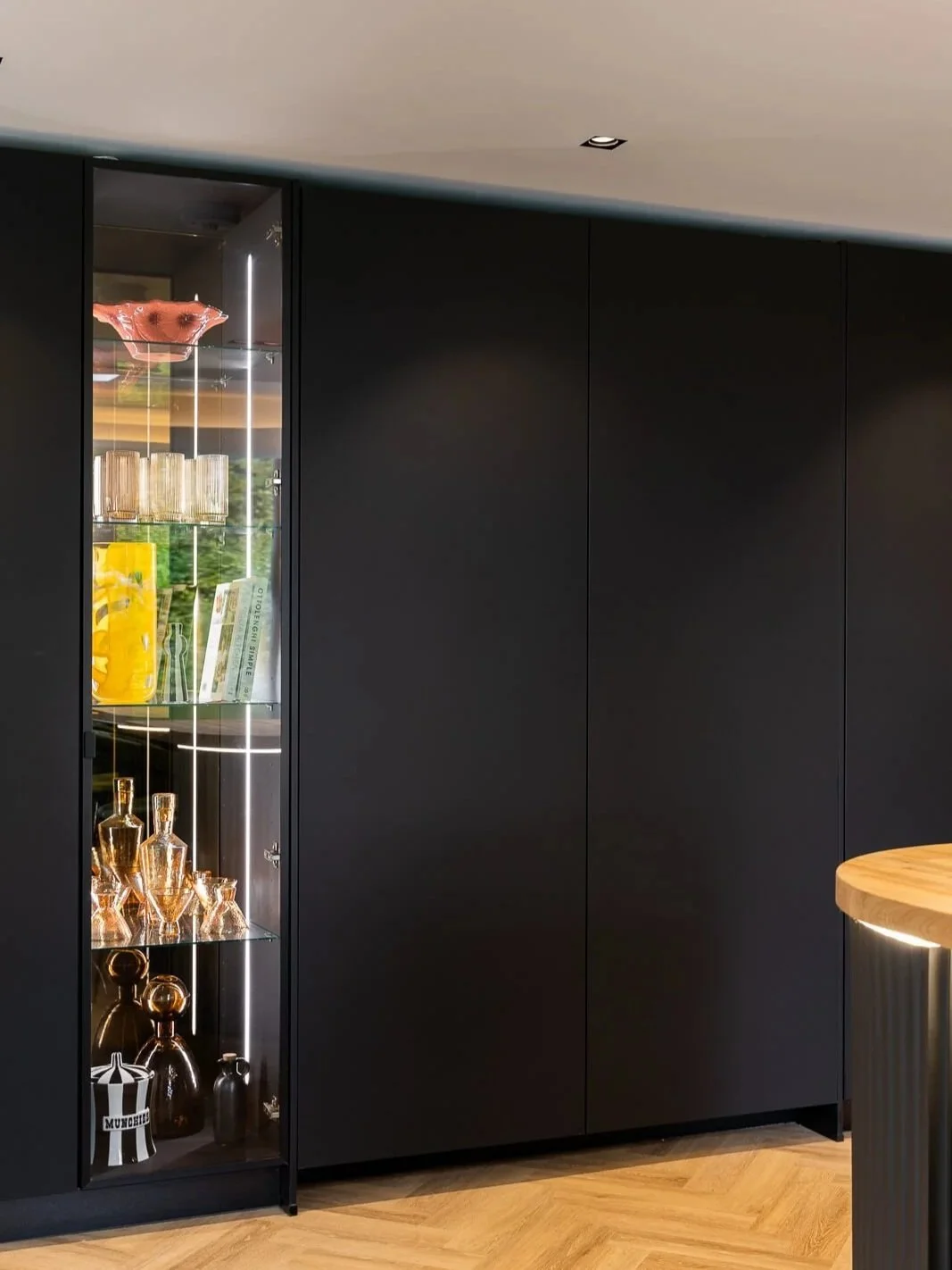 Black & Oak Handleless Kitchen in Harpenden