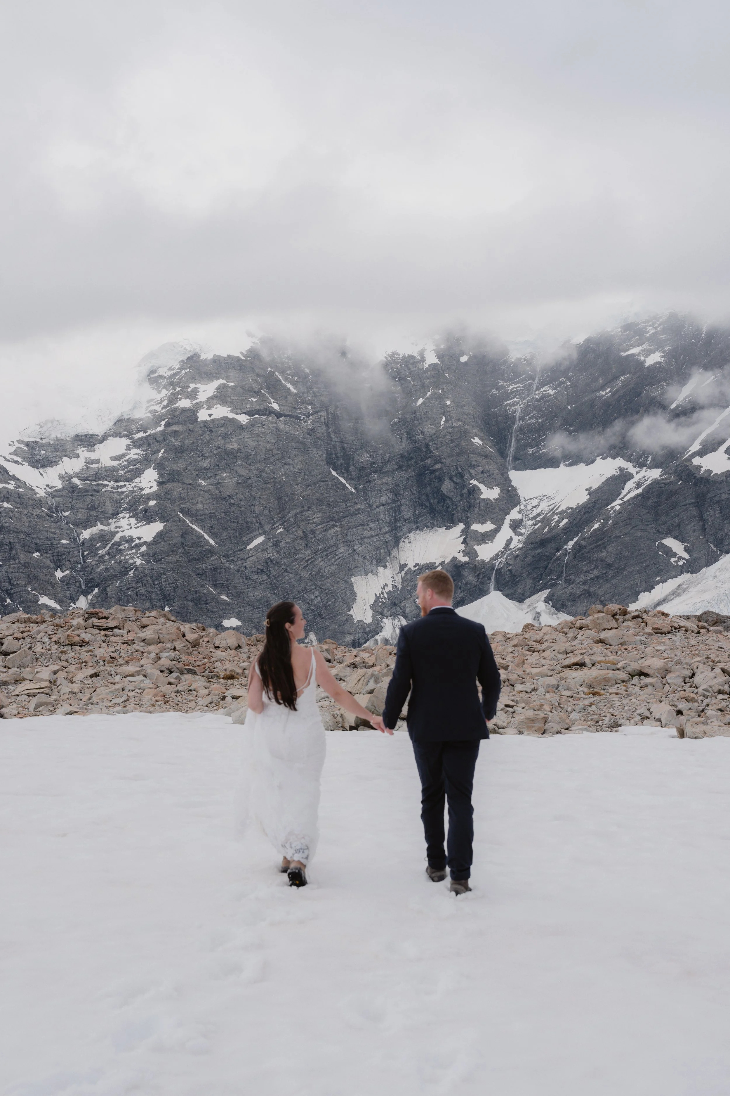 Victoria & Dylan - Mueller Hut-250.jpg