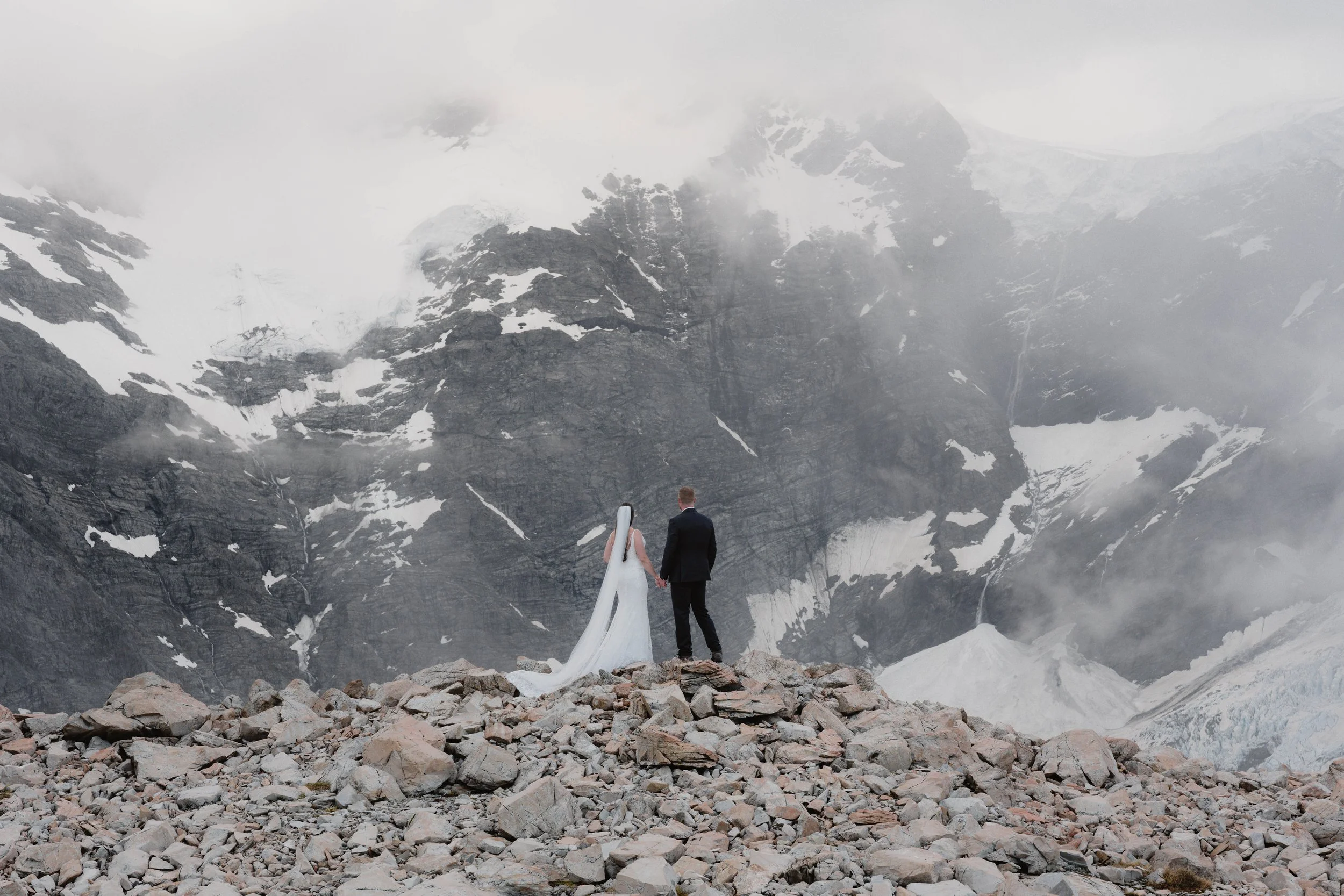 Victoria & Dylan - Mueller Hut-302.jpg