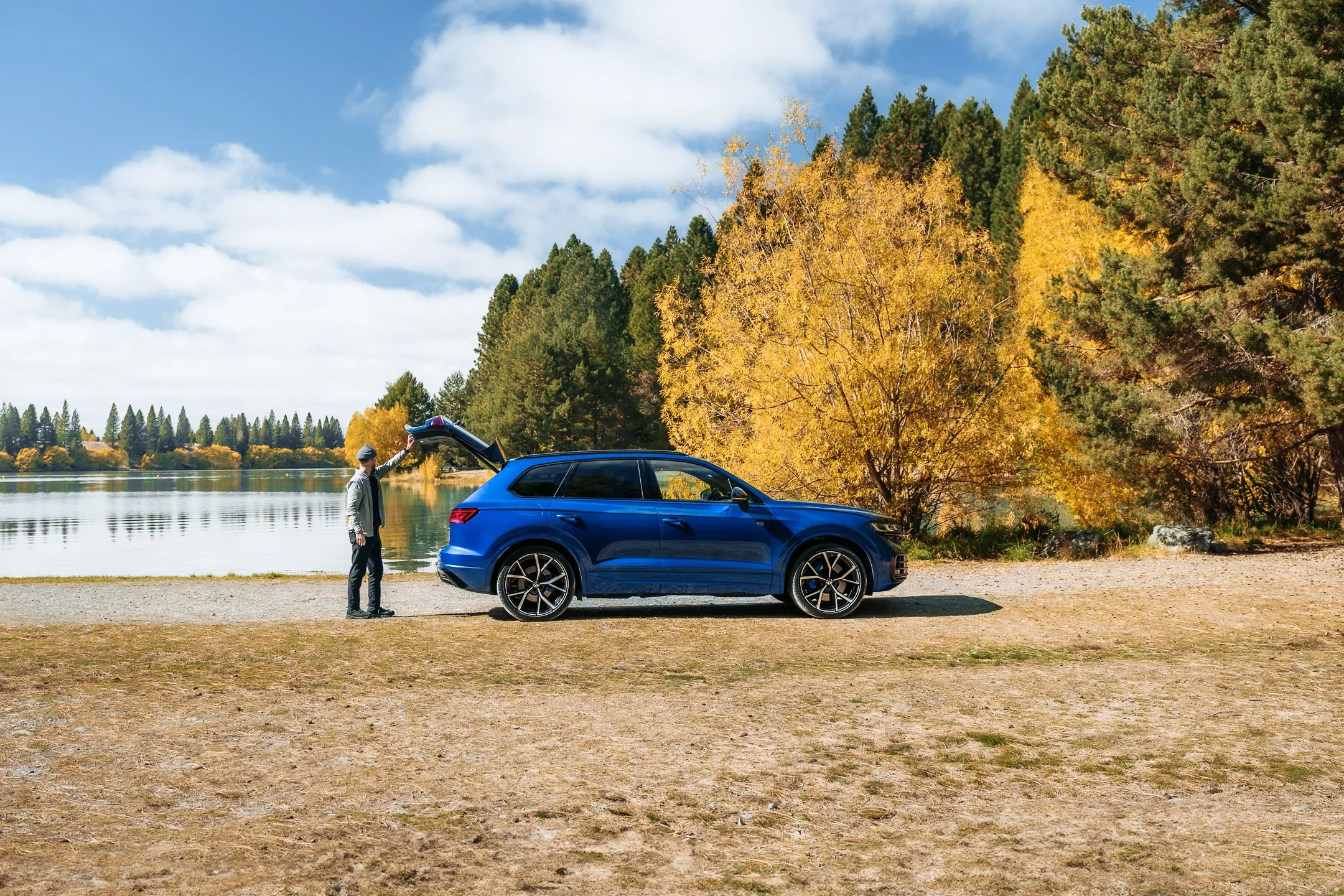 Scott Howes - Volkswagen Touareg - tailgate2.jpg