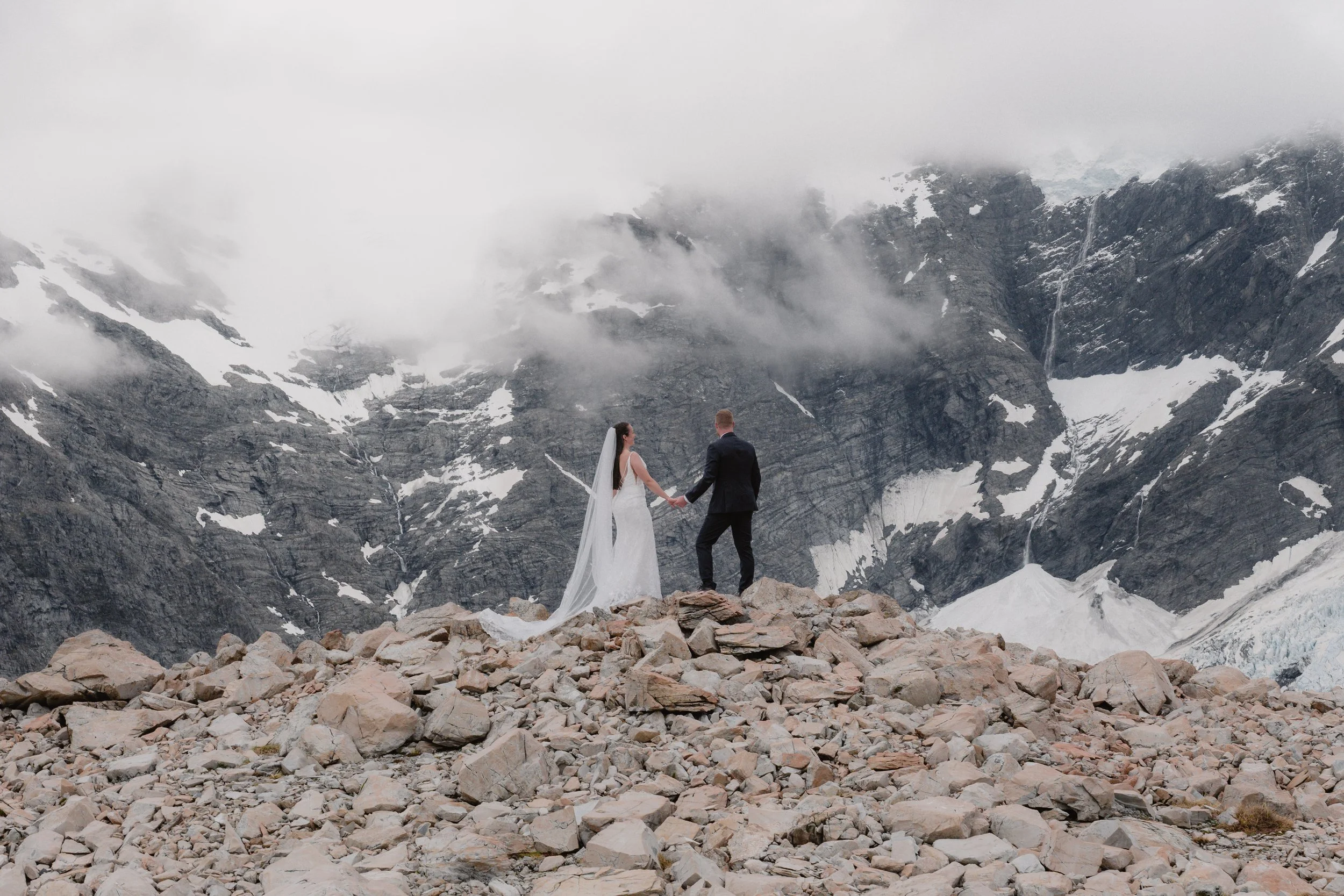 Victoria & Dylan - Mueller Hut-275.jpg