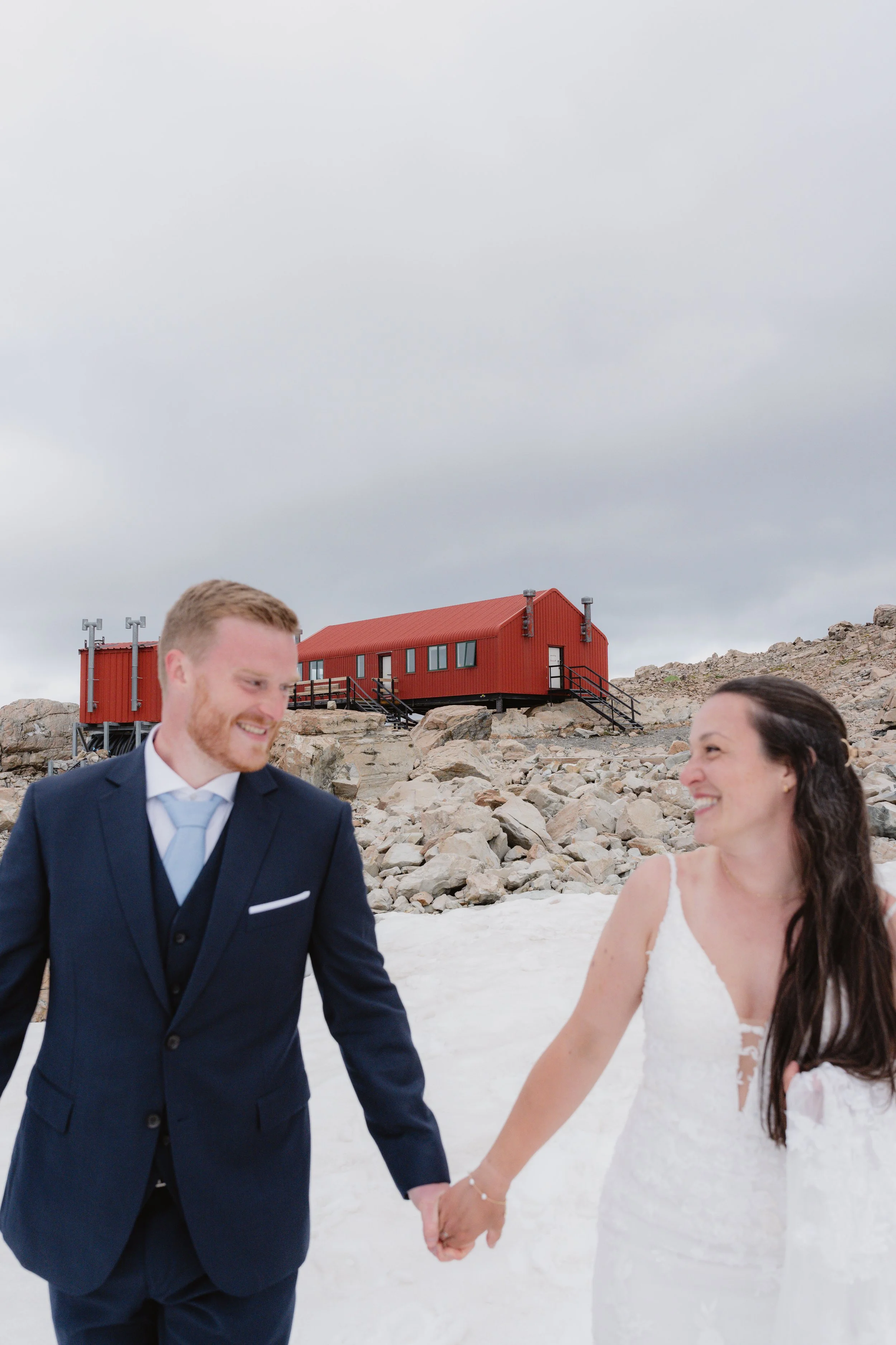 Victoria & Dylan - Mueller Hut-220.jpg