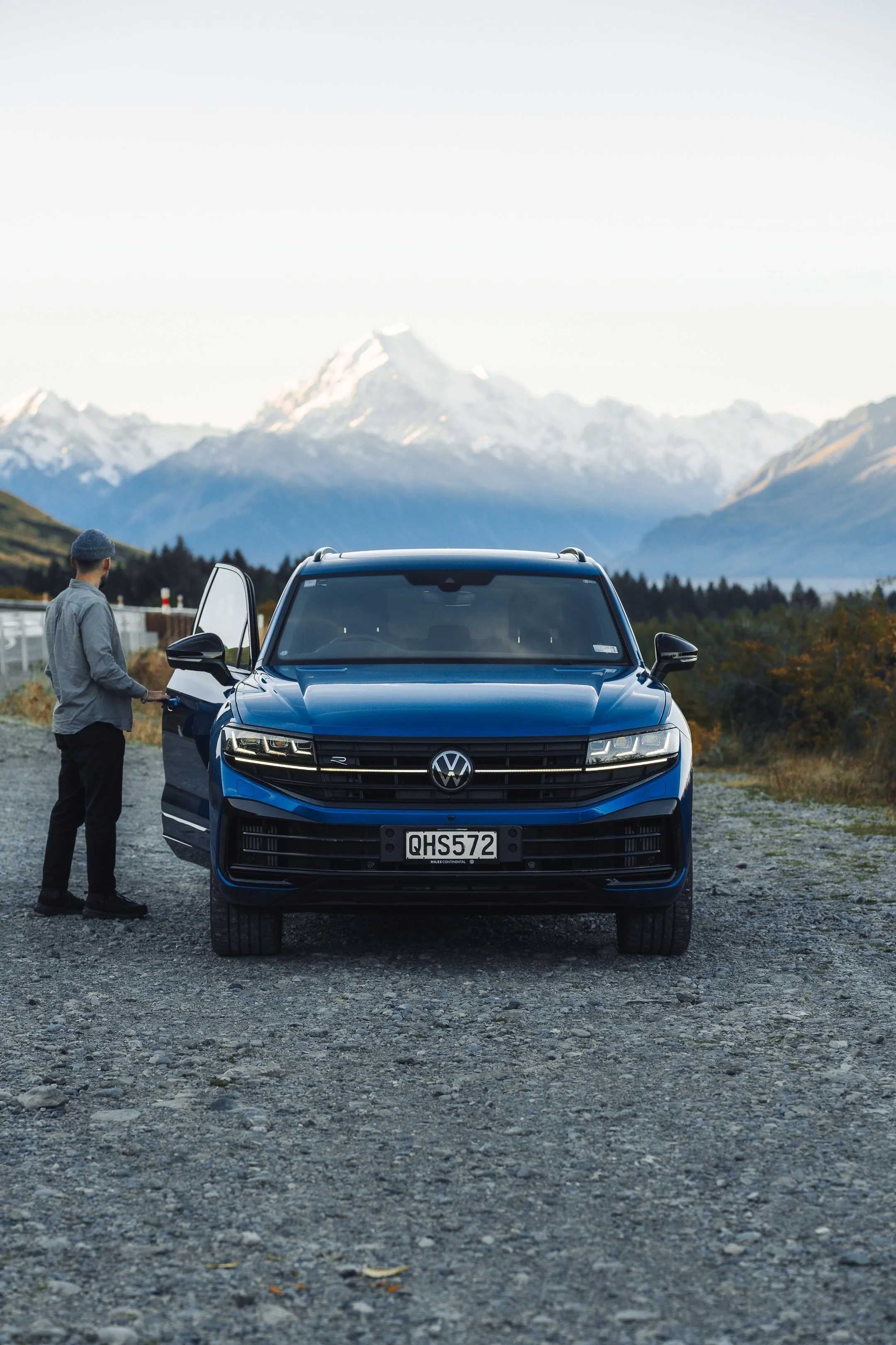 Scott Howes - Volkswagen Touareg - front on talent1.jpg