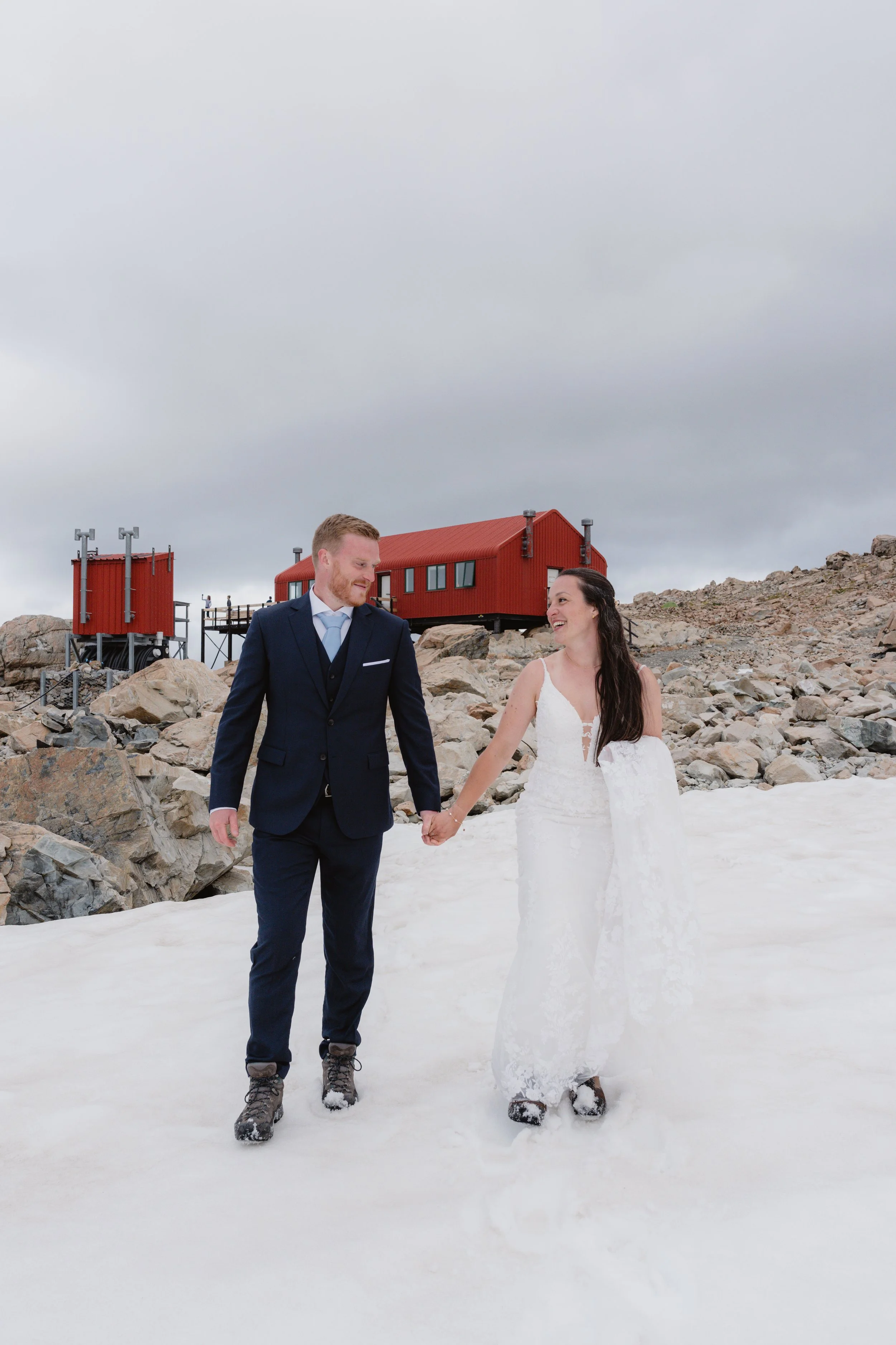 Victoria & Dylan - Mueller Hut-217.jpg